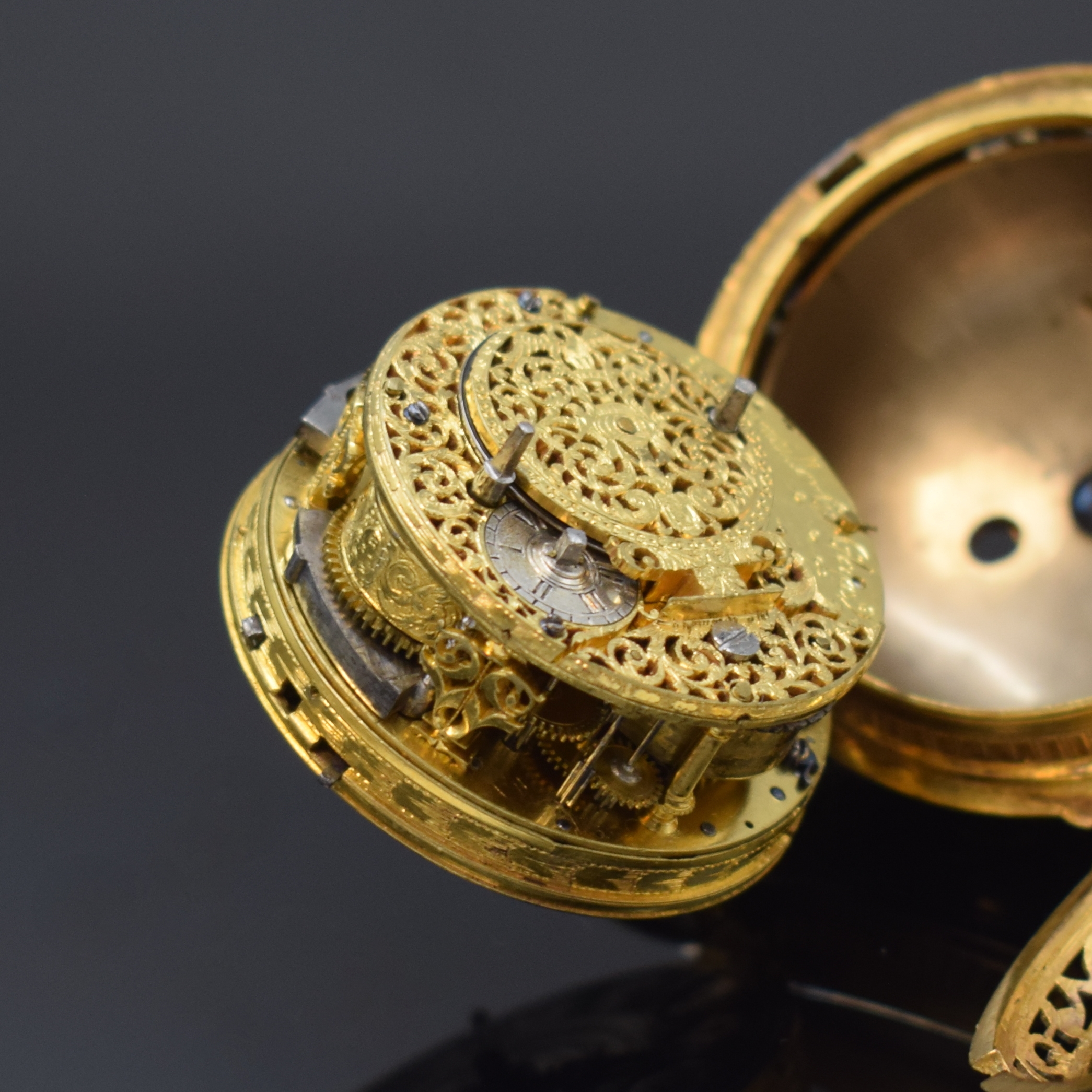 Detail d: JOSEPH GEYMÜLLER Groß-Glogau seltene Spindeltaschenuhr mit 1/4-Stunden-Repetition und Stunden-Selbstschlag, Deutschland um 1720, verg. durchbr. u. ...