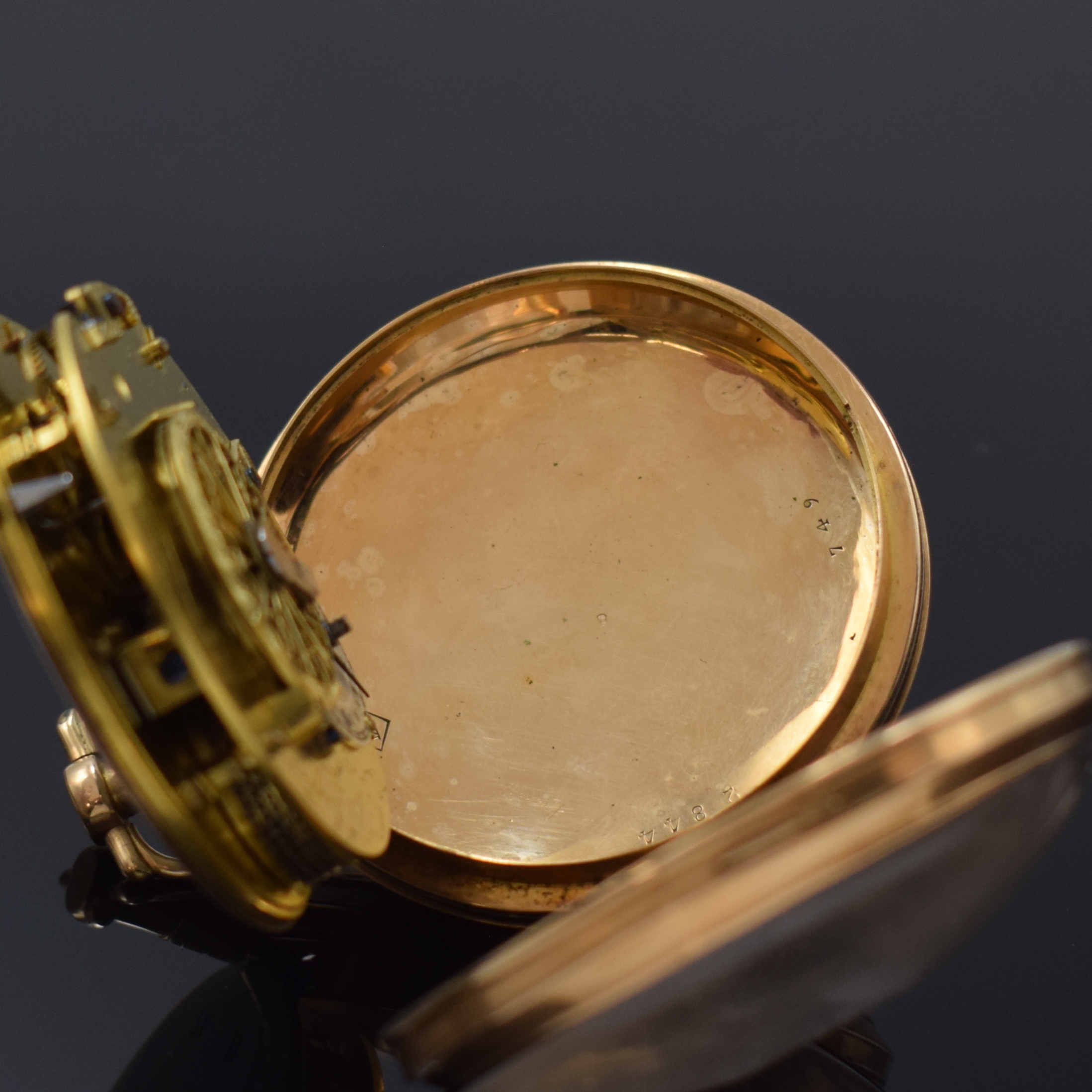 Detail c: J SAUTREUIL Rose Legros Spindeltaschenuhr mit Datum in RoseG 750/000, Frankreich um 1800, glattes Geh. dell., Emailzifferbl. m. Breguetzahlen, zentr. ...