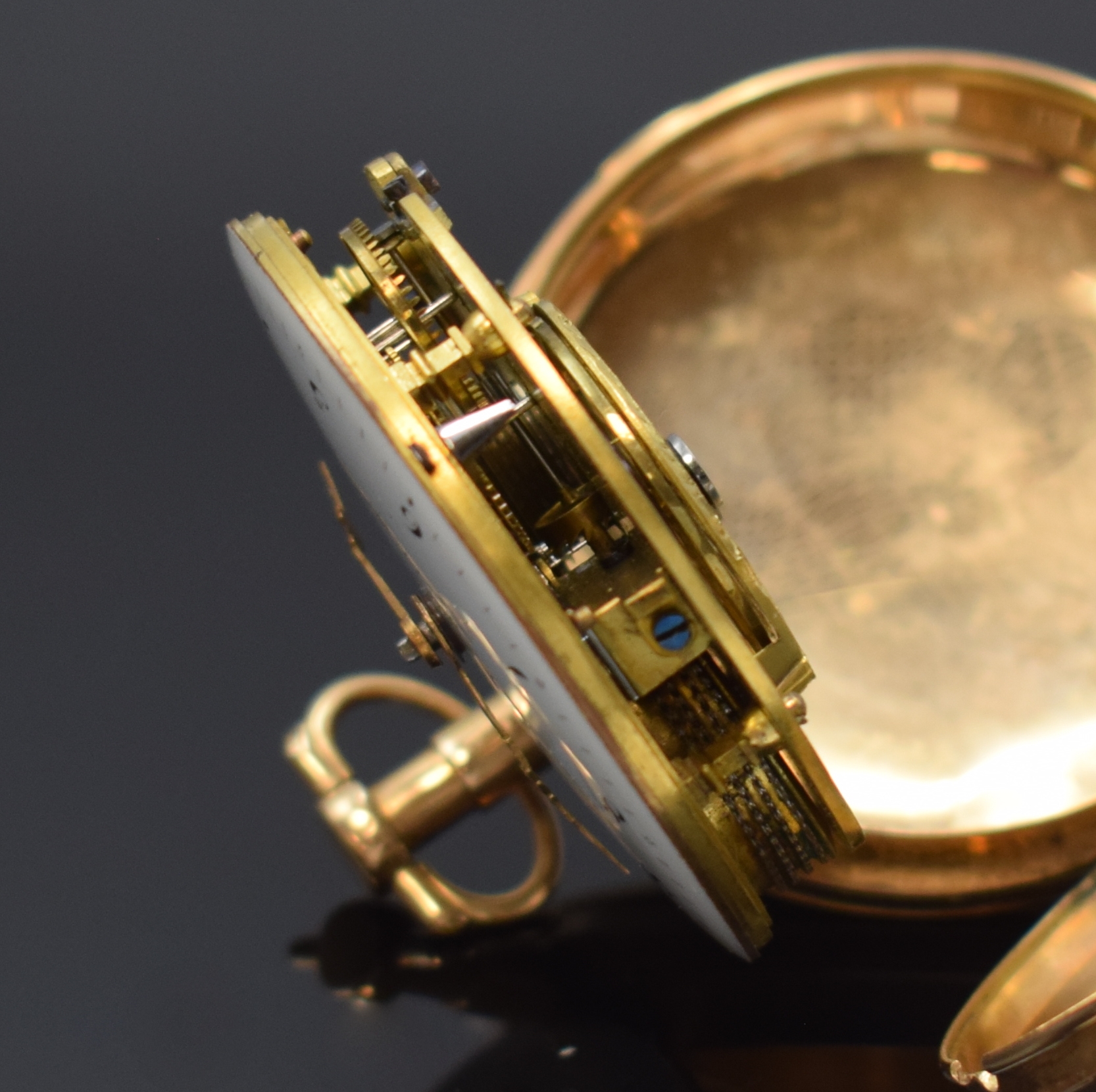 Detail d: J SAUTREUIL Rose Legros Spindeltaschenuhr mit Datum in RoseG 750/000, Frankreich um 1800, glattes Geh. dell., Emailzifferbl. m. Breguetzahlen, zentr. ...