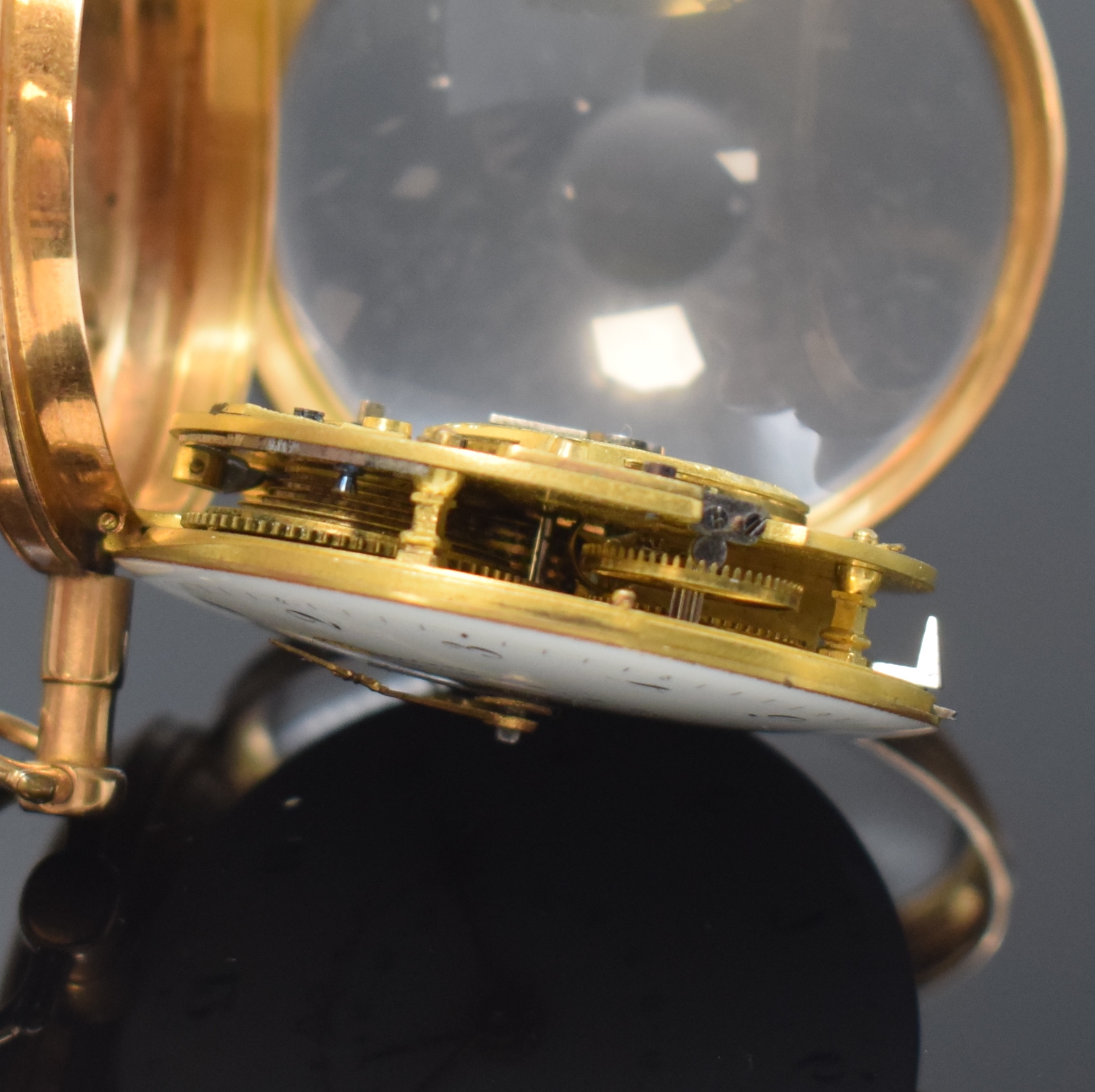 Detail e: J SAUTREUIL Rose Legros Spindeltaschenuhr mit Datum in RoseG 750/000, Frankreich um 1800, glattes Geh. dell., Emailzifferbl. m. Breguetzahlen, zentr. ...