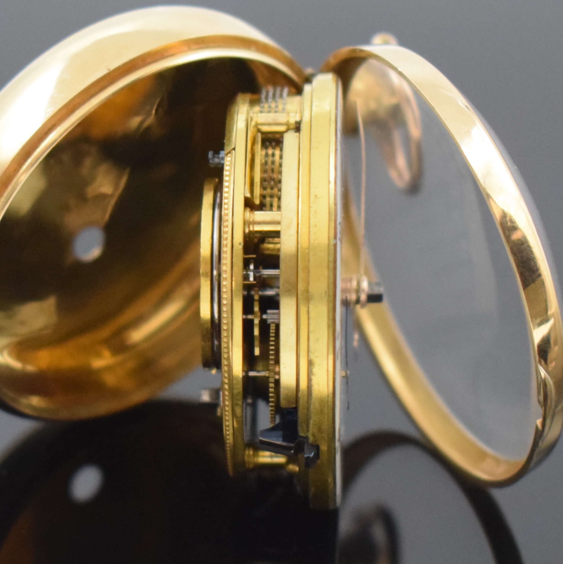 Detail f: ALEX CAMERON DUNDEE Taschenuhr in GG 750/000, London Hallmark 1818, Schlüsselaufzug, glattes Geh., Übergeh. fehlt, Emailzifferbl. rest., orig. ...