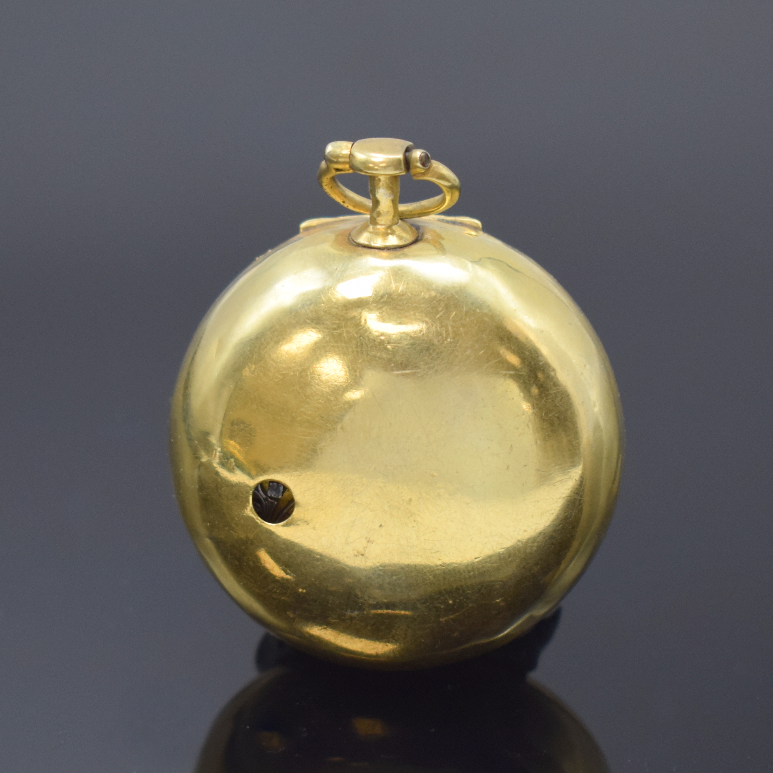 Detail b: HENRY HUN London vergoldete Spindeltaschenuhr mit Übergehäuse, England um 1760, glattes Geh. dell., späteres Übergeh. m. grünem Leder bezogen, ...