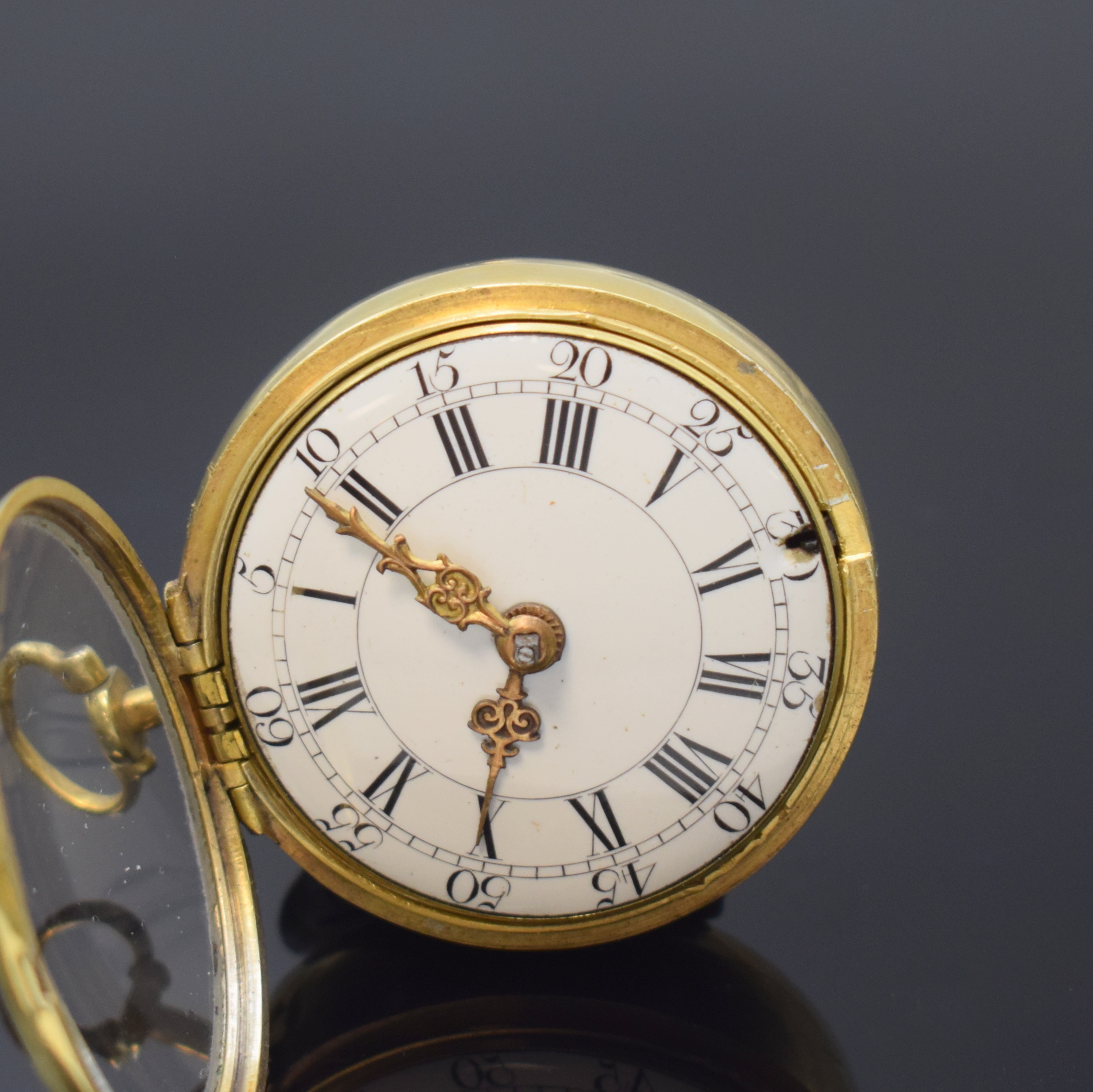 Detail c: HENRY HUN London vergoldete Spindeltaschenuhr mit Übergehäuse, England um 1760, glattes Geh. dell., späteres Übergeh. m. grünem Leder bezogen, ...