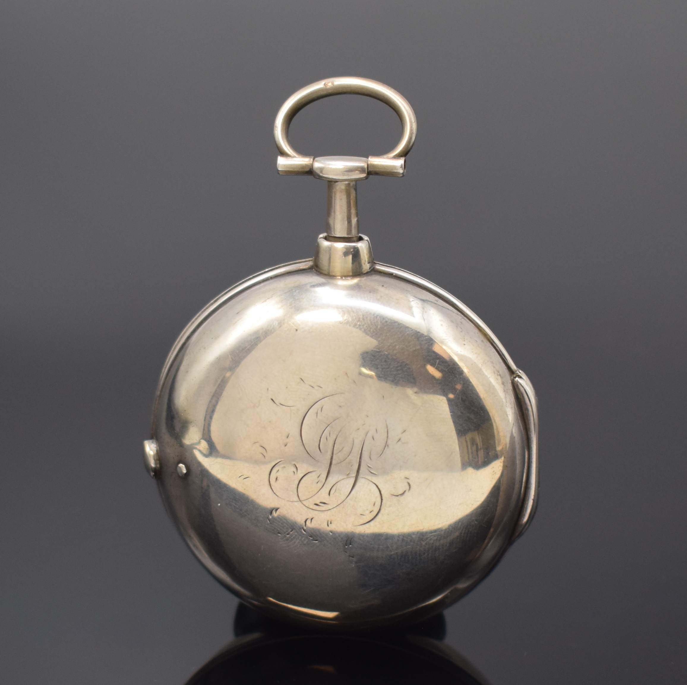 Detail a: L. WRIGHT London Spindeluhr mit Übergehäuse in Silber, England um 1760, glattes Geh. dell./def., Übergeh. m. Monogramm-Grav., Emailzifferbl. ...
