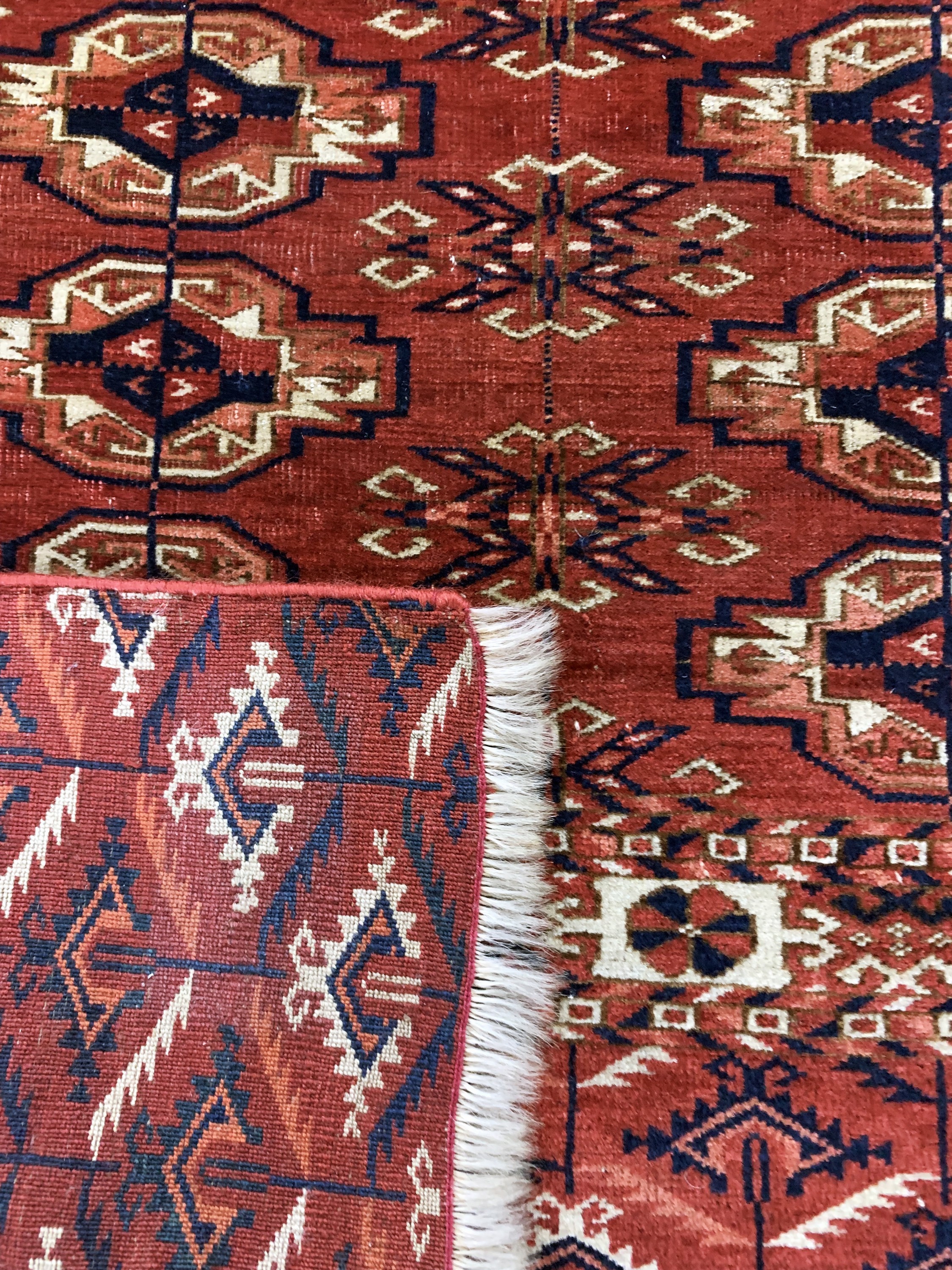 Detail d: Tekke Tschowal antik, Turkmenistan, 19.Jhd,Wolle auf Wolle, ca. 130 x 70 cm, EHZ: 4