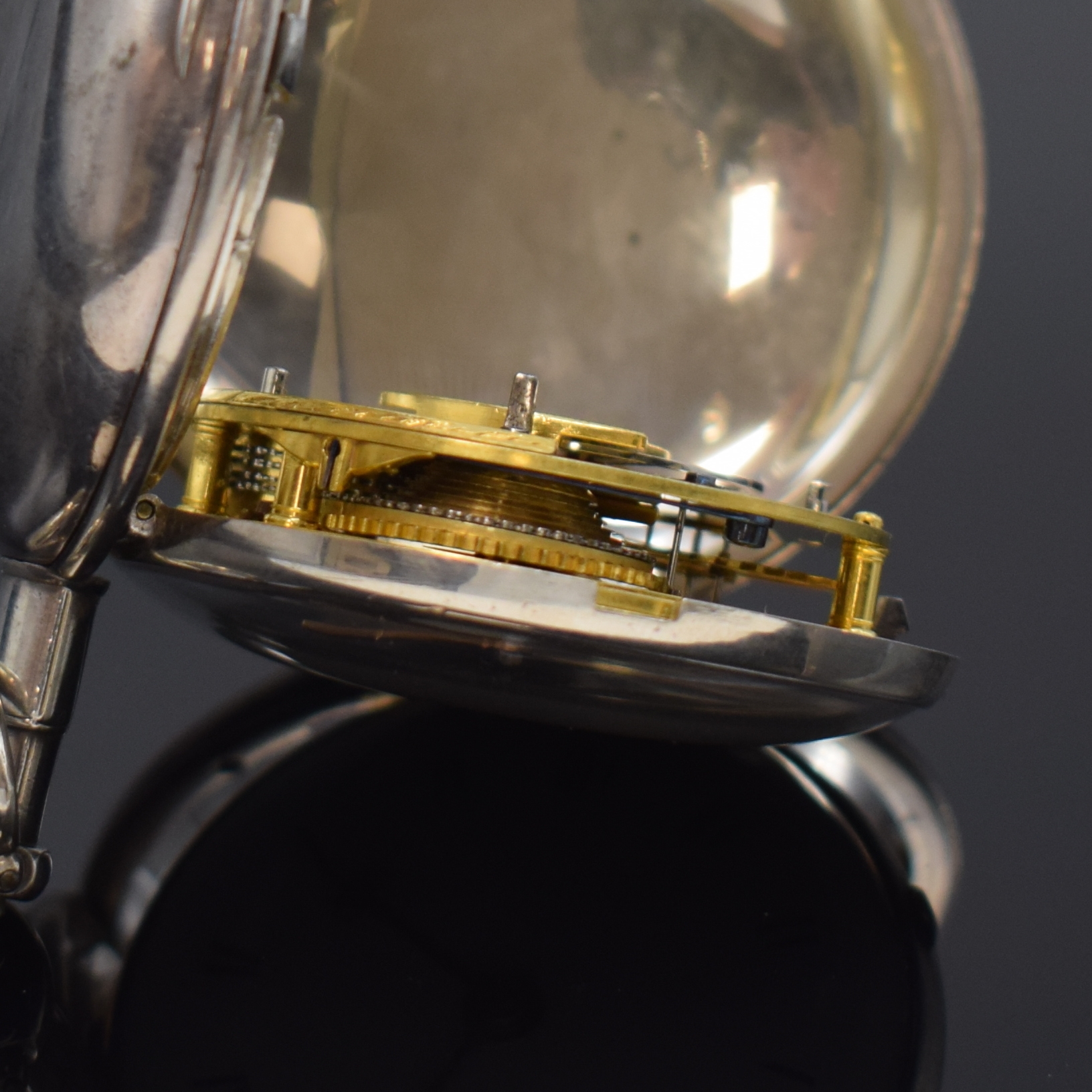Detail g: THO. MOSS London Savonette in Sterlingsilber, London Hallmark 1805, glattes Geh., Sprungdeckel über Pendant zu öffnen, Emailzifferbl., röm. ...