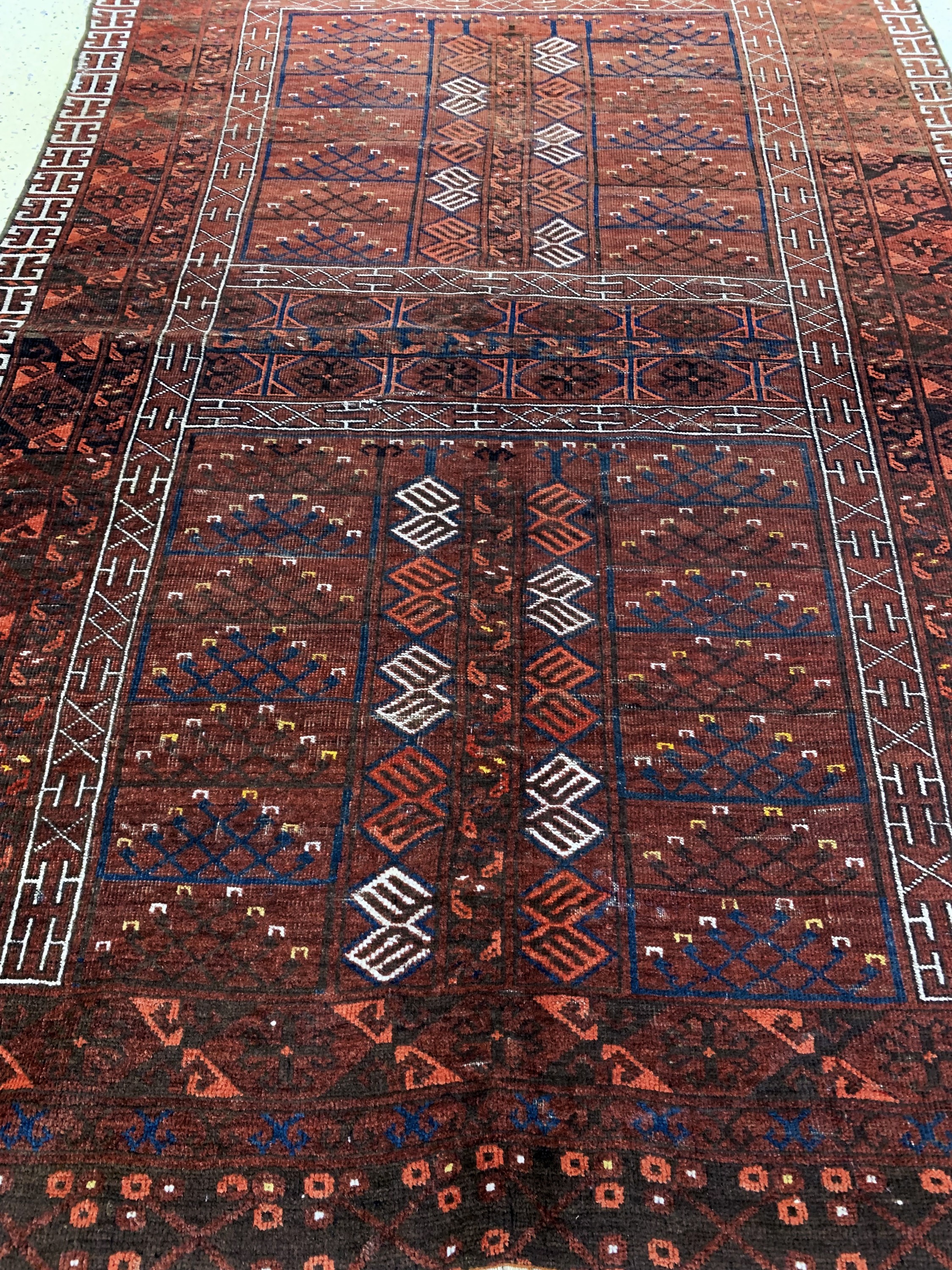 Detail e: Esari Engsi antik, Turkmenistan, 19.Jhd, Wolle auf Wolle, ca. 220 x 153 cm, EHZ: 3