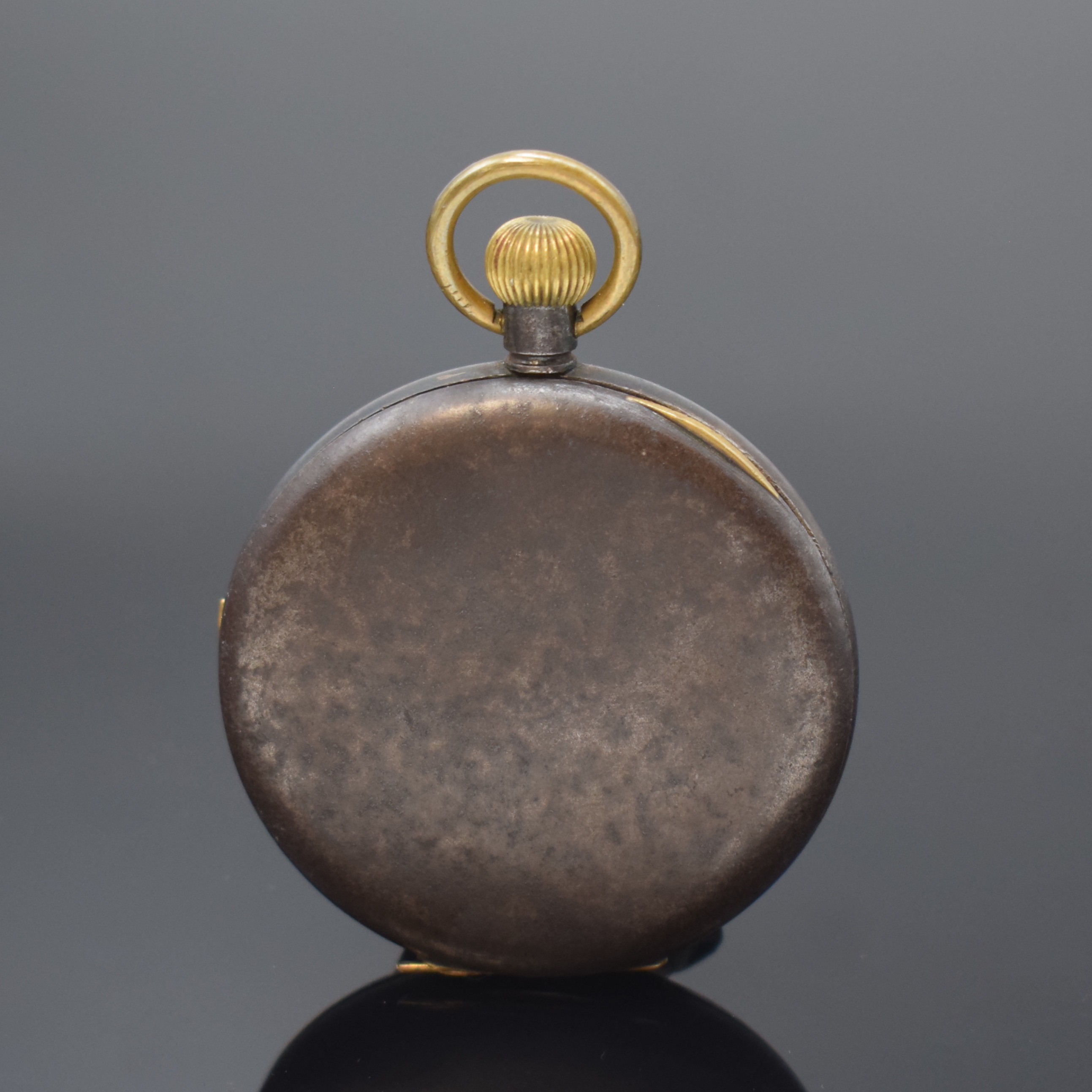 Detail a: Offene Taschenuhr mit 1/4-Std.-Repetition im brünierten Eisengehäuse, Schweiz um 1920, glattes Geh. korrod., Schlagwerk-Auslösung über Schieber ...