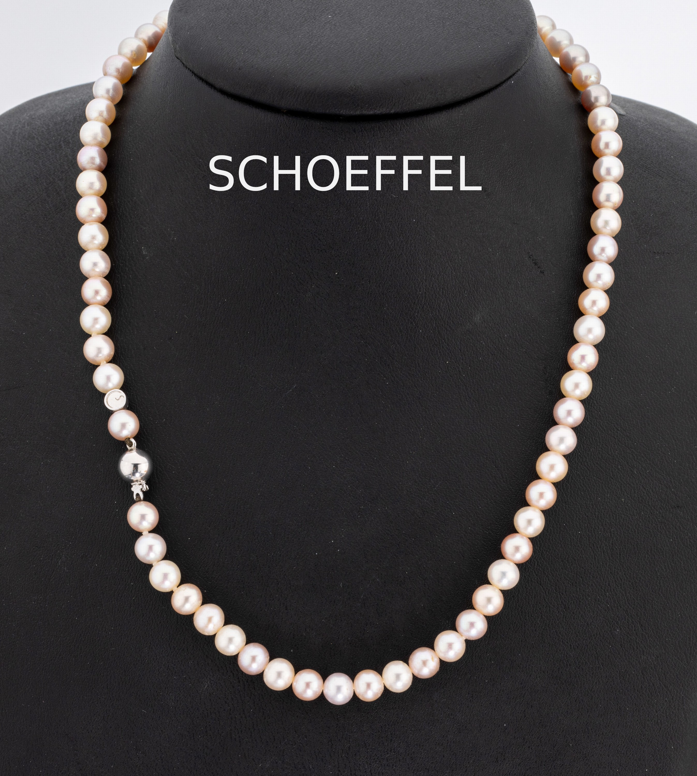 SCHOEFFEL Zuchtperl-Collier mit 18 kt Gold Schließe, WG 750/000, Akoyazuchtperlen in versch. Farbnuancen, D. ca. 6.2 mm, L. ca. 42 cm, ...