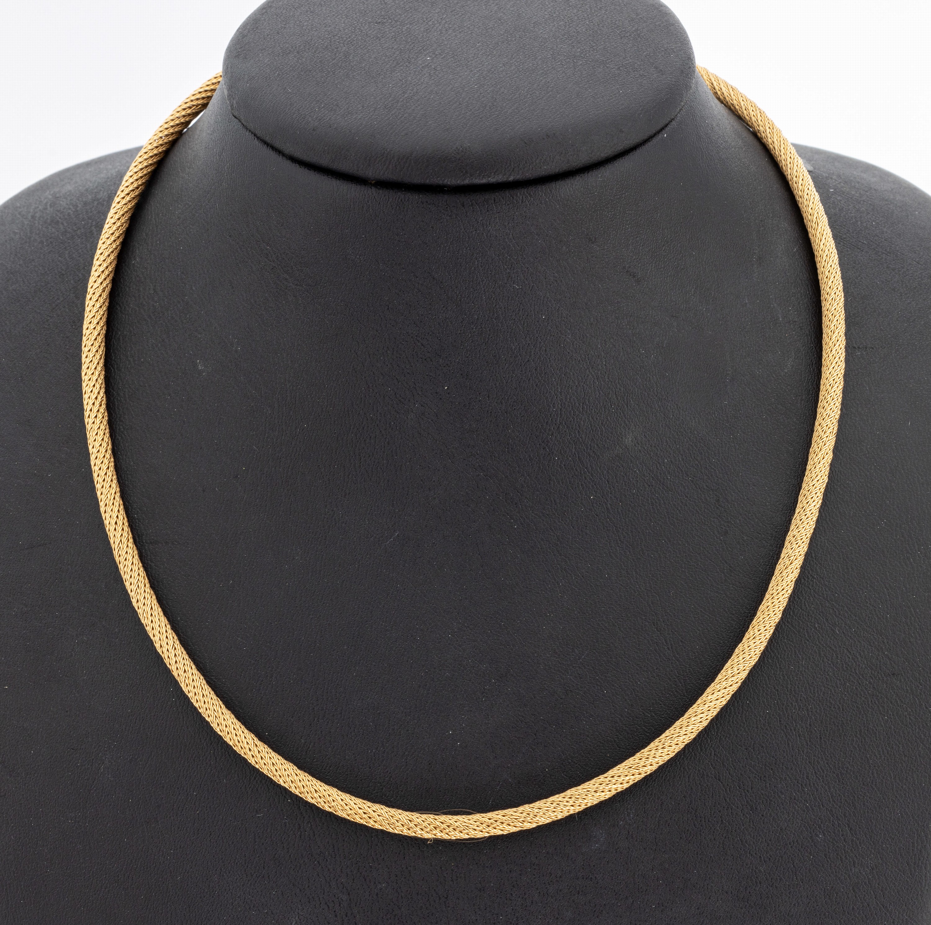 14 kt Gold Strickcollier, GG 585/000, D. ca. 3.3 mm, L. ca. 42 cm, Karabinerschließe, ca. 13.5 g