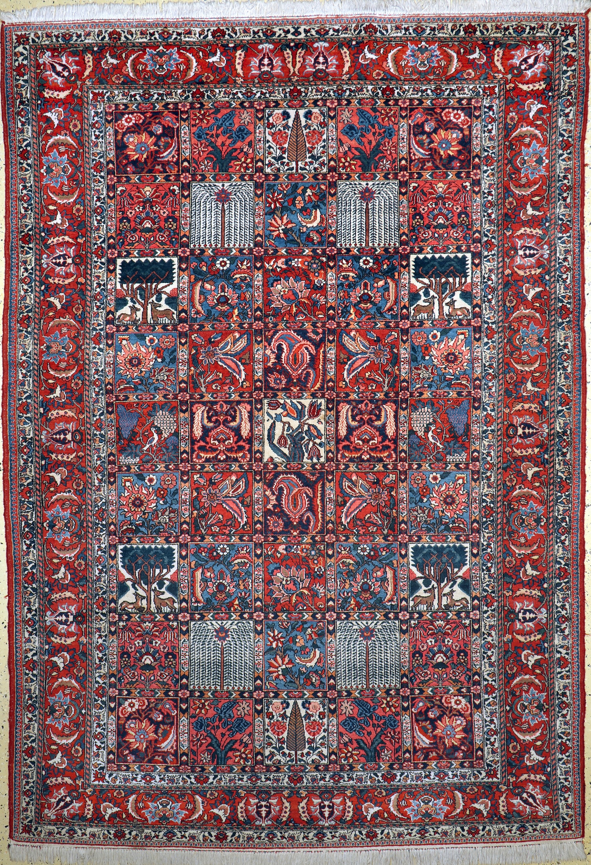 Bachtiar alt, Persien, Mitte 20.Jhd, Wolle auf Baumwolle, ca. 305 x 215 cm, EHZ: 2