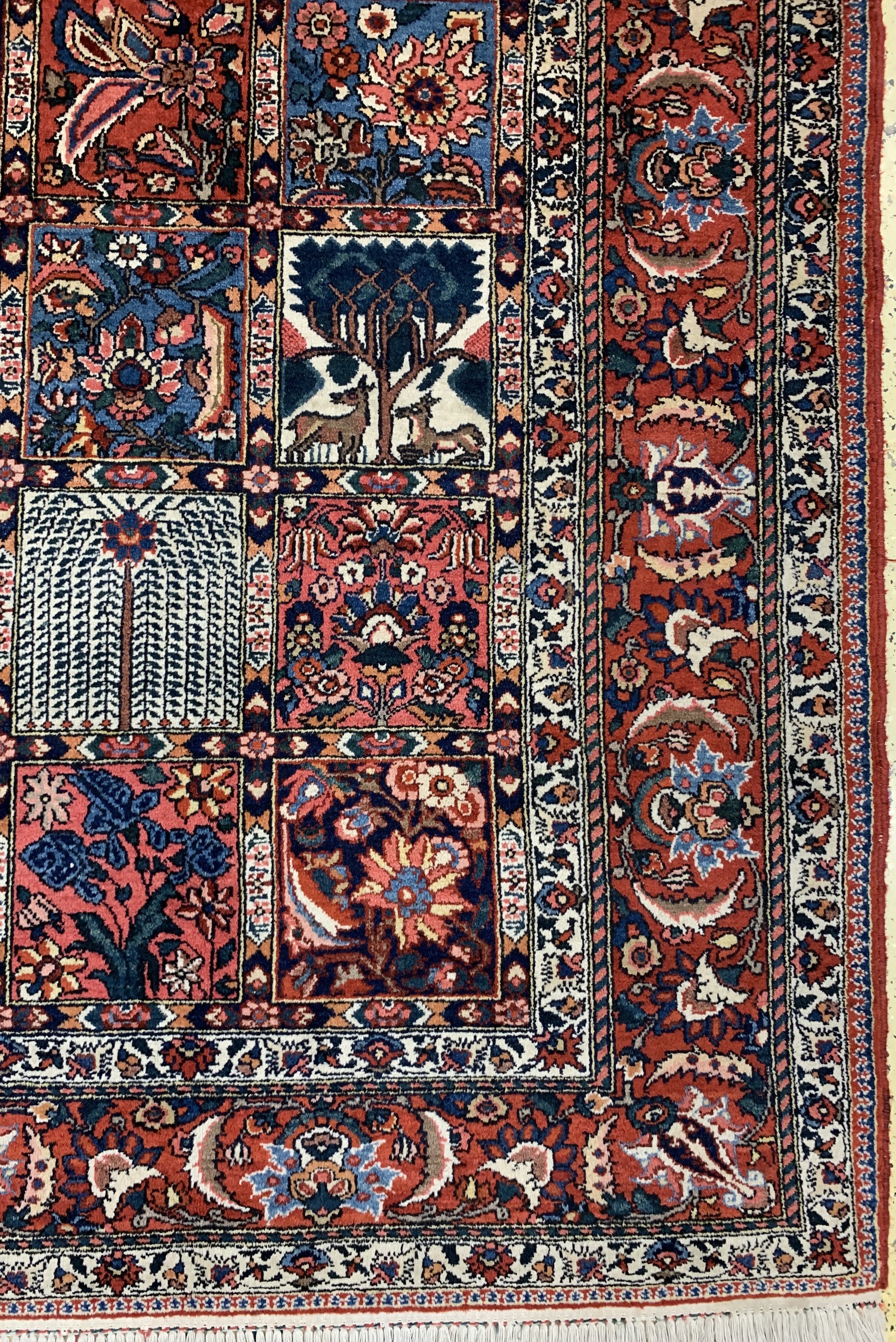 Detail a: Bachtiar alt, Persien, Mitte 20.Jhd, Wolle auf Baumwolle, ca. 305 x 215 cm, EHZ: 2