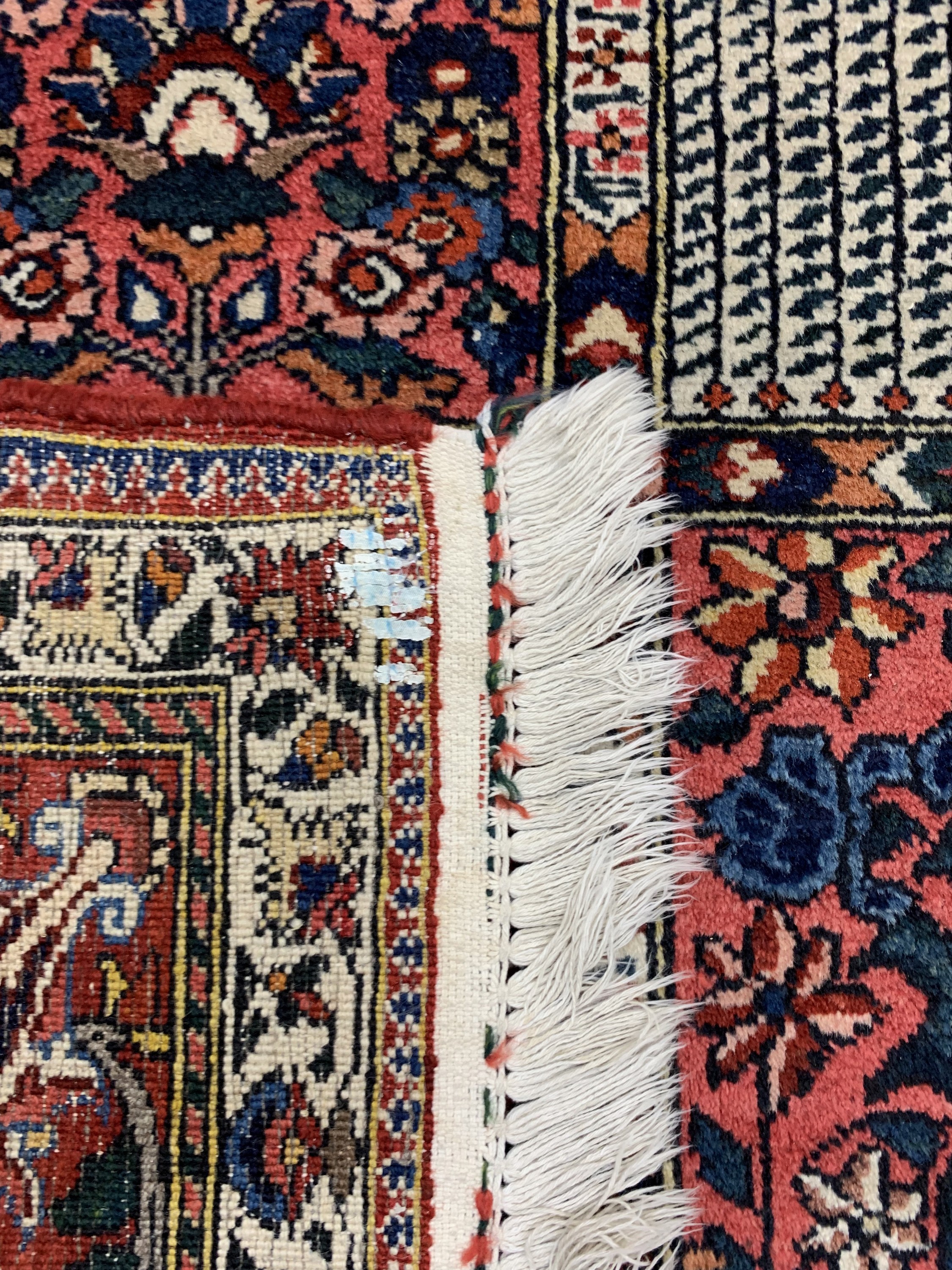 Detail f: Bachtiar alt, Persien, Mitte 20.Jhd, Wolle auf Baumwolle, ca. 305 x 215 cm, EHZ: 2