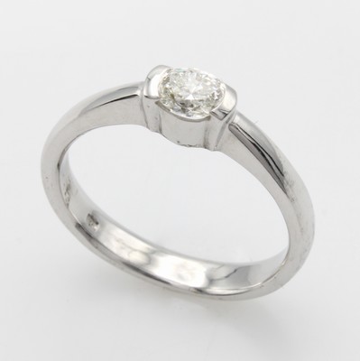 Image Ring mit Diamant, WG 585/000, ovaler Diam. in Halbzarge gef. ca. 0.34 ct feines ...