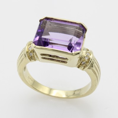 Image Ring mit Amethyst und Diamanten, GG 585/000, achteckiger Amethyst, Diam. zus. ca. 0.05 ...