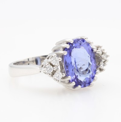 26846630a - Ring mit Tansanit und Brillanten, WG 585/000, ovaler Tansanit ca. 4.98 ct, 6 Brill.zus. ...