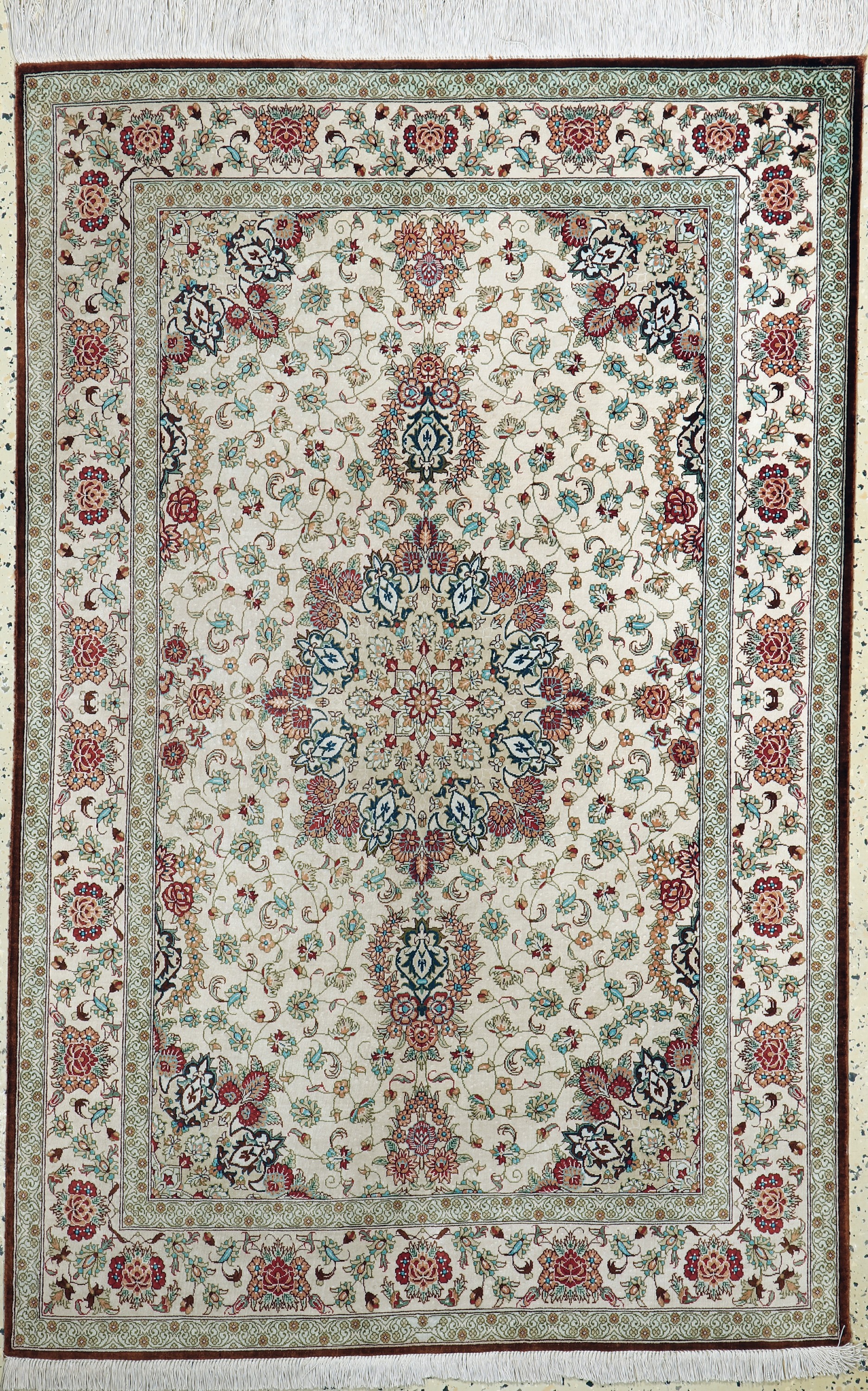 Ghom Seide fein, Persien, Ende 20.Jhd, reine Naturseide, ca. 152 x 100 cm, ca. 1,0 Mio. Kn/qm, EHZ: 1-2