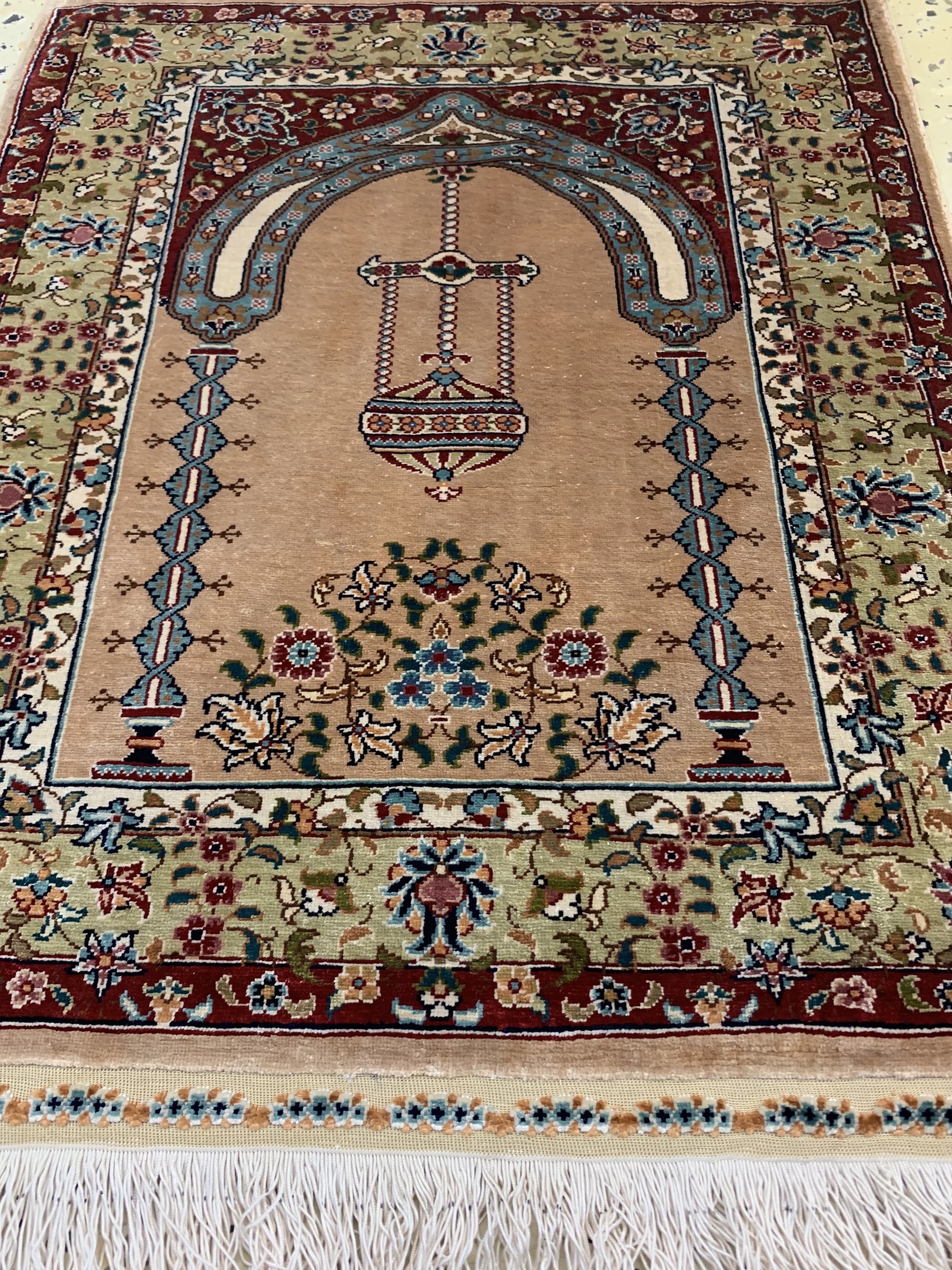 Detail c: Hereke Seide fein Türkei, signiert (? zipek),Ende 20.Jhd, reine Naturseide, ca. 57 x 45 cm,ca. 1,0 Mio. Kn/qm, EHZ: 1