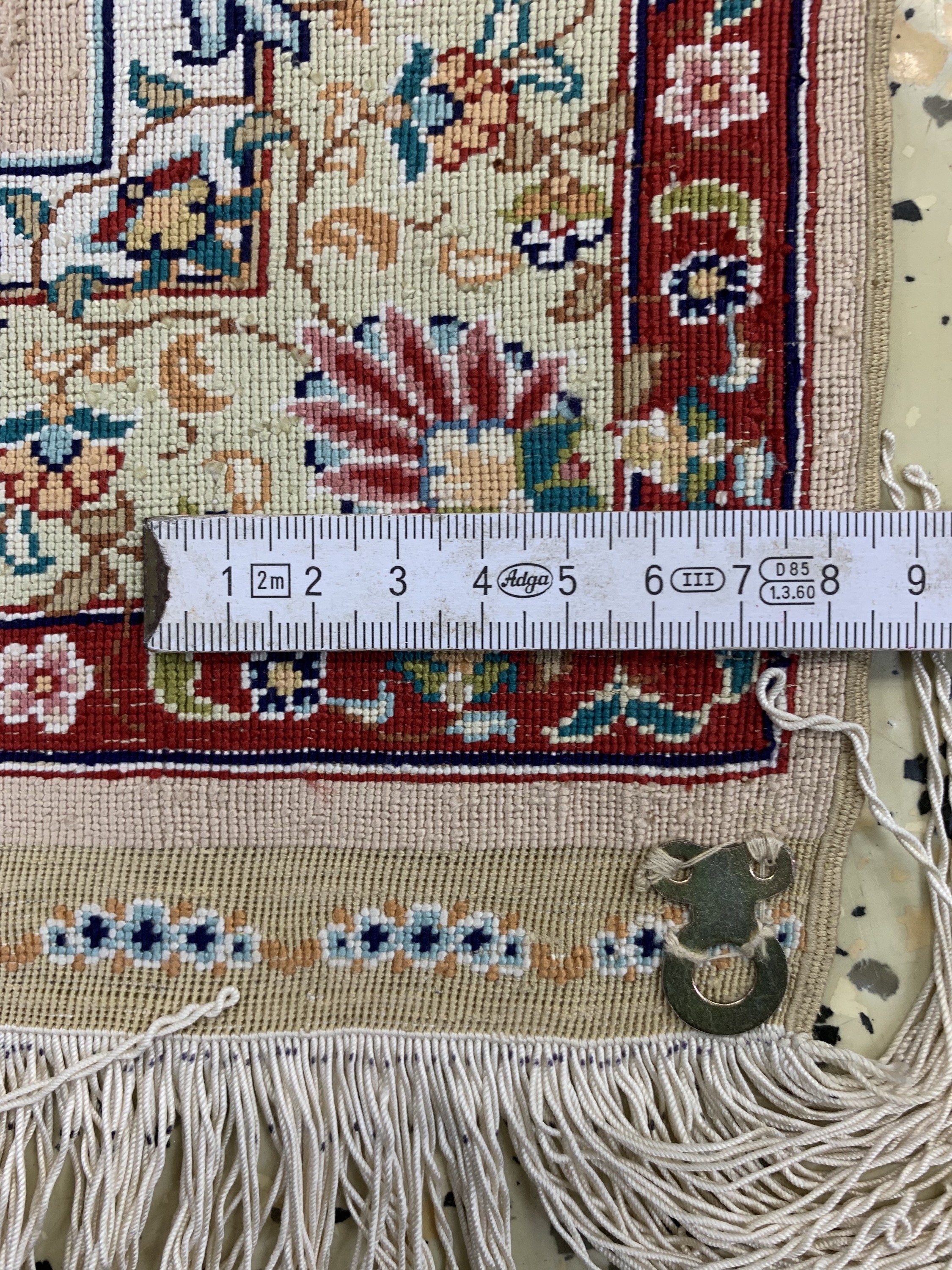 Detail d: Hereke Seide fein Türkei, signiert (? zipek),Ende 20.Jhd, reine Naturseide, ca. 57 x 45 cm,ca. 1,0 Mio. Kn/qm, EHZ: 1