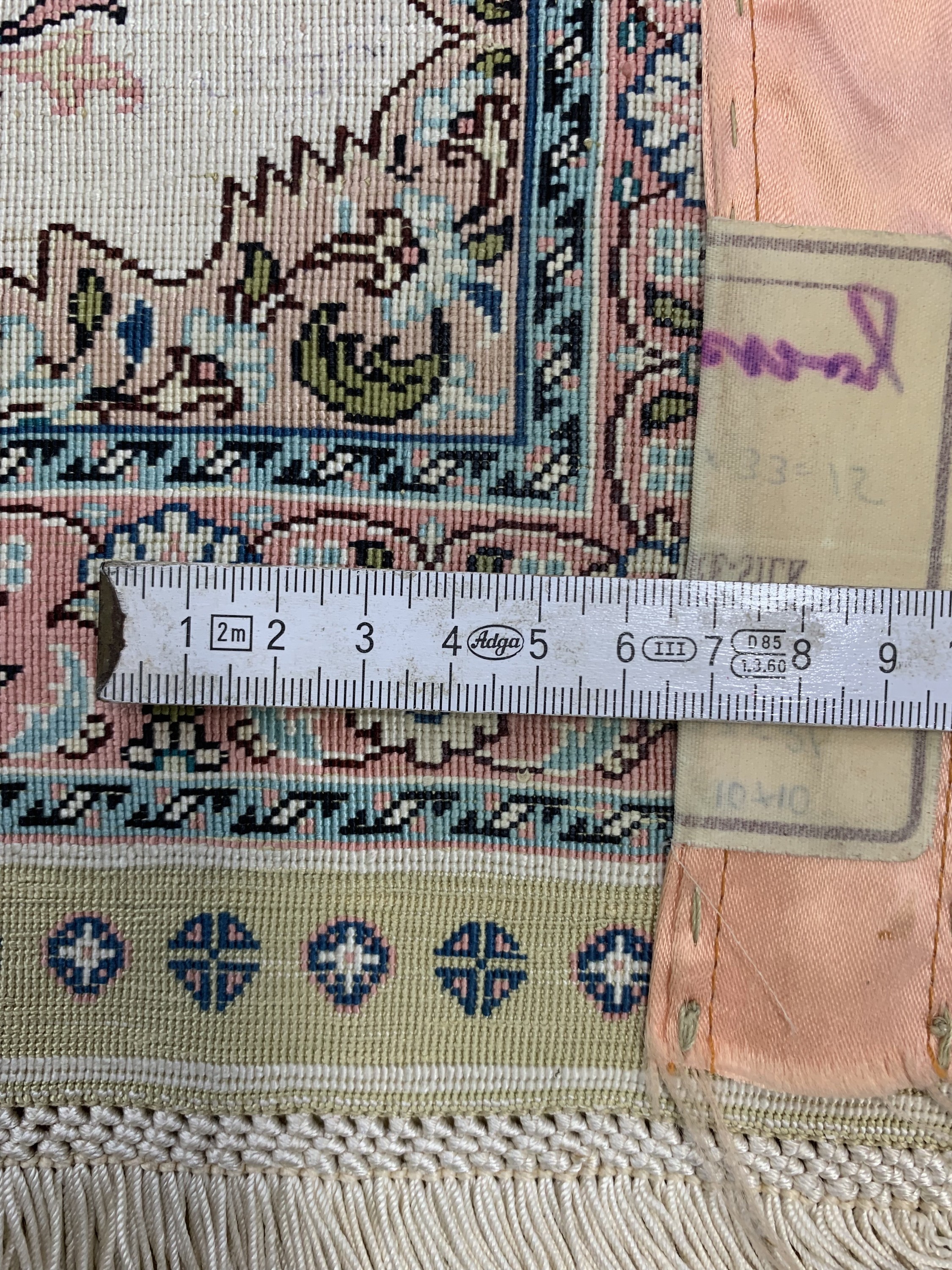 Detail c: Hereke Seide fein Türkei, signiert(Tschinar), Ende 20.Jhd, reine Naturseide, ca. 45 x 33 cm, ca. 1,0 Mio. Kn/qm, EHZ: 1