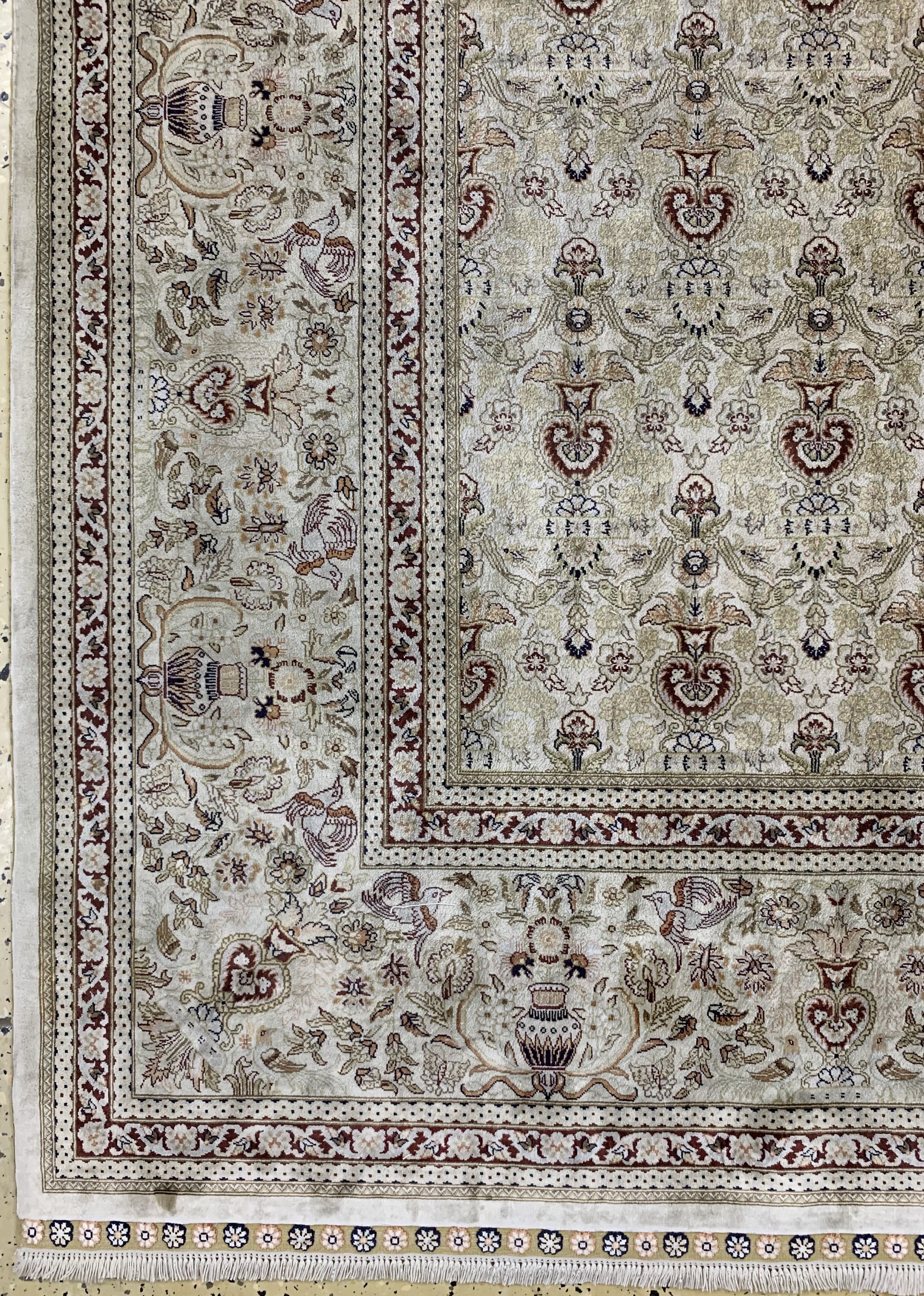 Detail b: Hereke Seide fein, China, Ende 20.Jhd, reine Naturseide, ca. 208 x 202 cm, ca. 1,0 Mio. Kn/qm, Reinigungsbedürftig, EHZ: 1-2