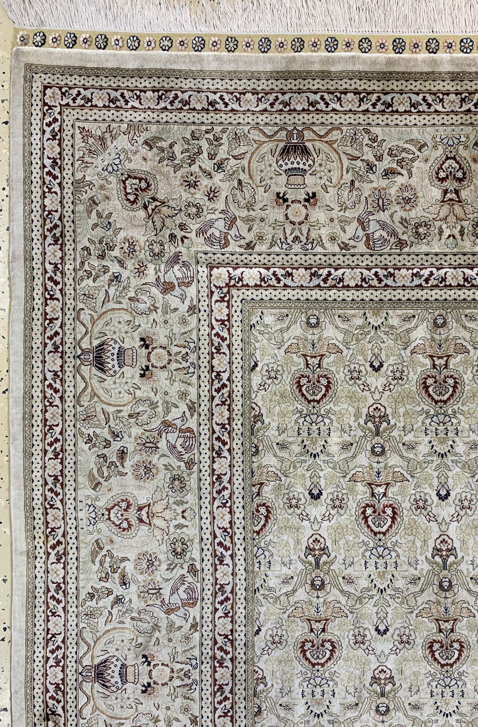 Detail d: Hereke Seide fein, China, Ende 20.Jhd, reine Naturseide, ca. 208 x 202 cm, ca. 1,0 Mio. Kn/qm, Reinigungsbedürftig, EHZ: 1-2
