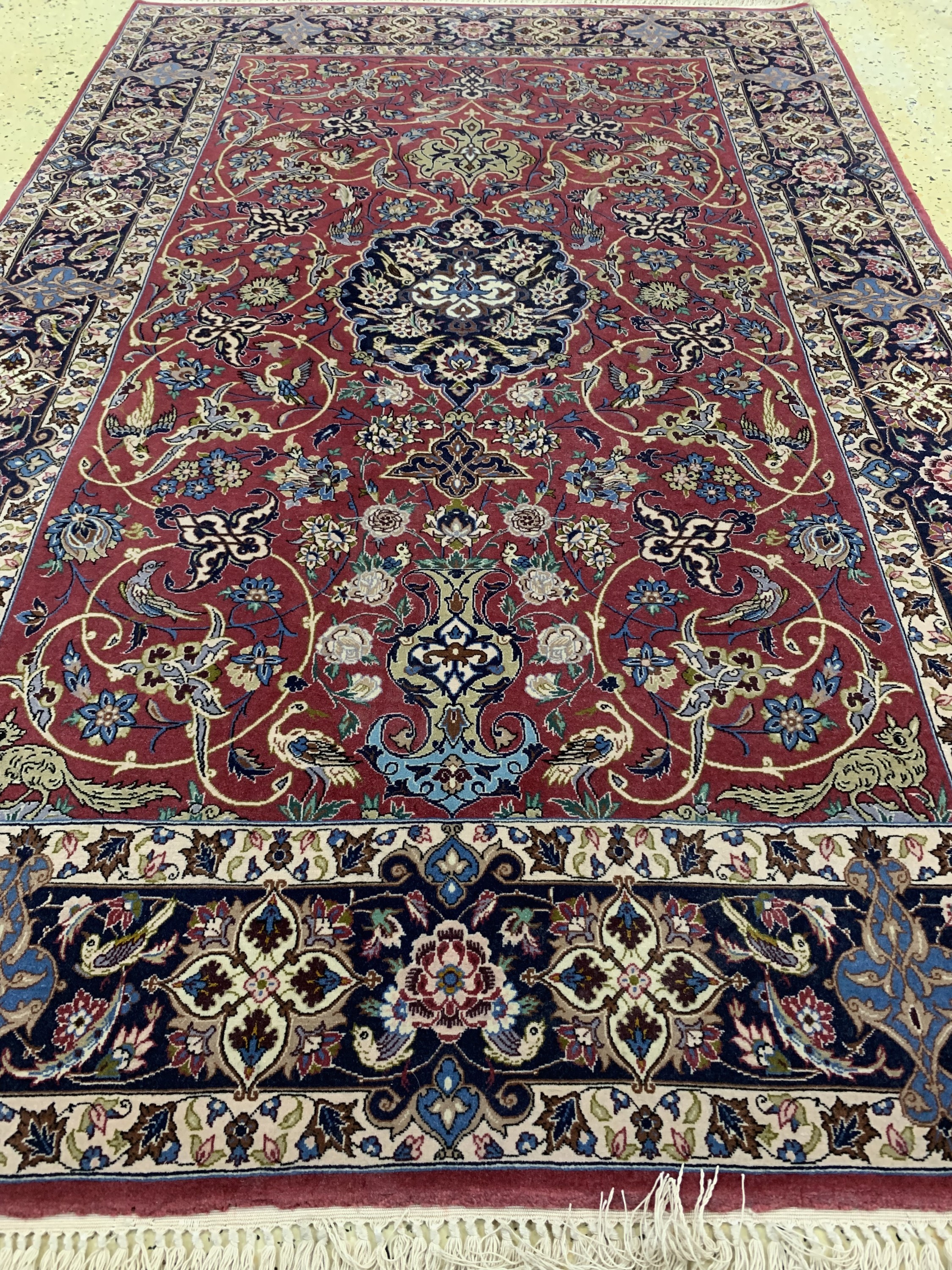 Detail e: Esfahan fein, Persien, Mitte 20.Jhd, Korkwolle auf Seide, ca. 175 x 114 cm, ca. 1,0Mio. Kn/qm, minimale Mottenfraß, EHZ: 2
