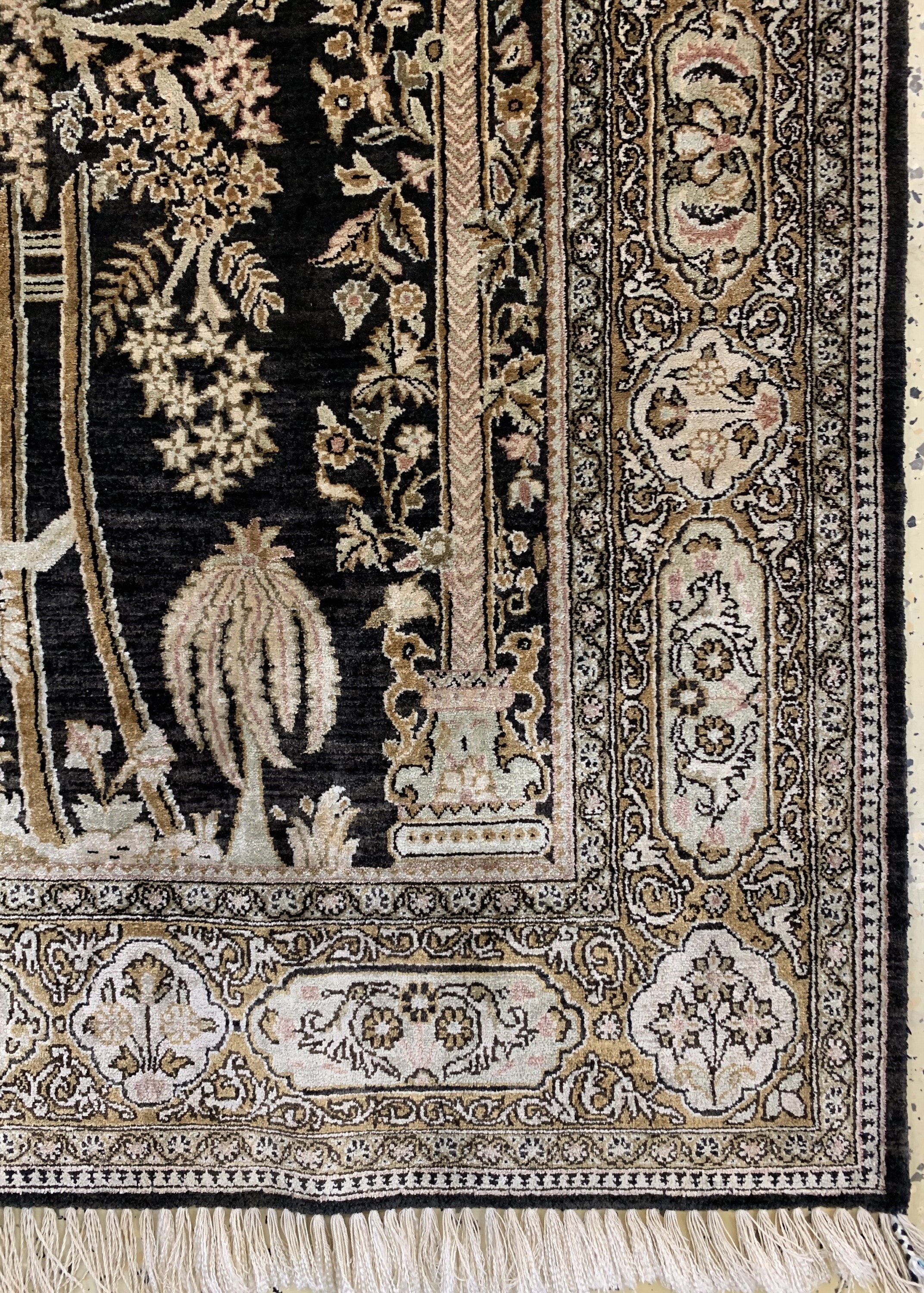 Detail a: Ghom Seide, Persien, Mitte 20.Jhd, reine Naturseide, ca. 157 x 105 cm, EHZ: 2
