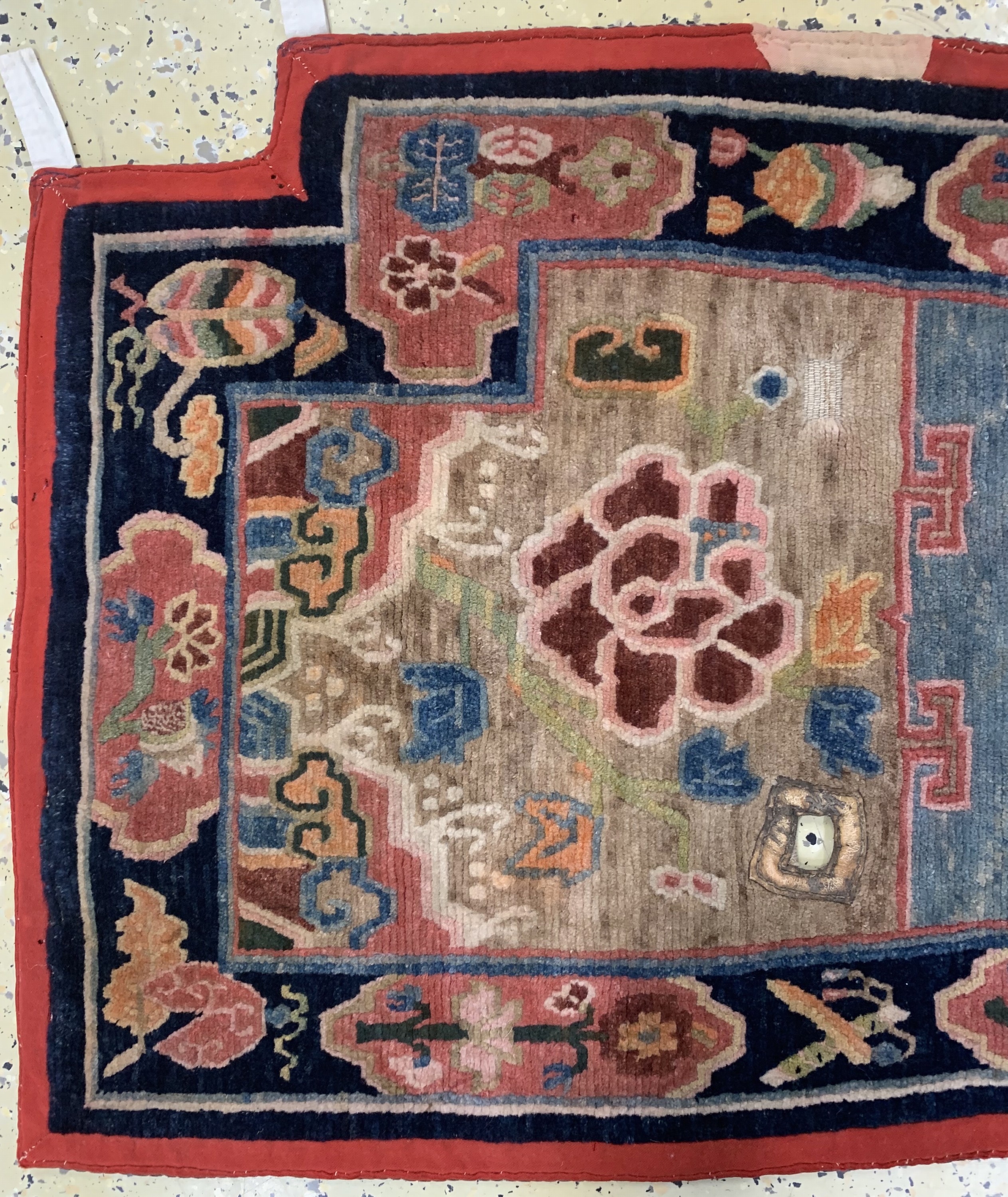 Detail a: "Sattelauflage"antik, Tiebet, um 1900, Wolle auf Baumwolle, ca. 130 x 66 cm, EHZ: 2