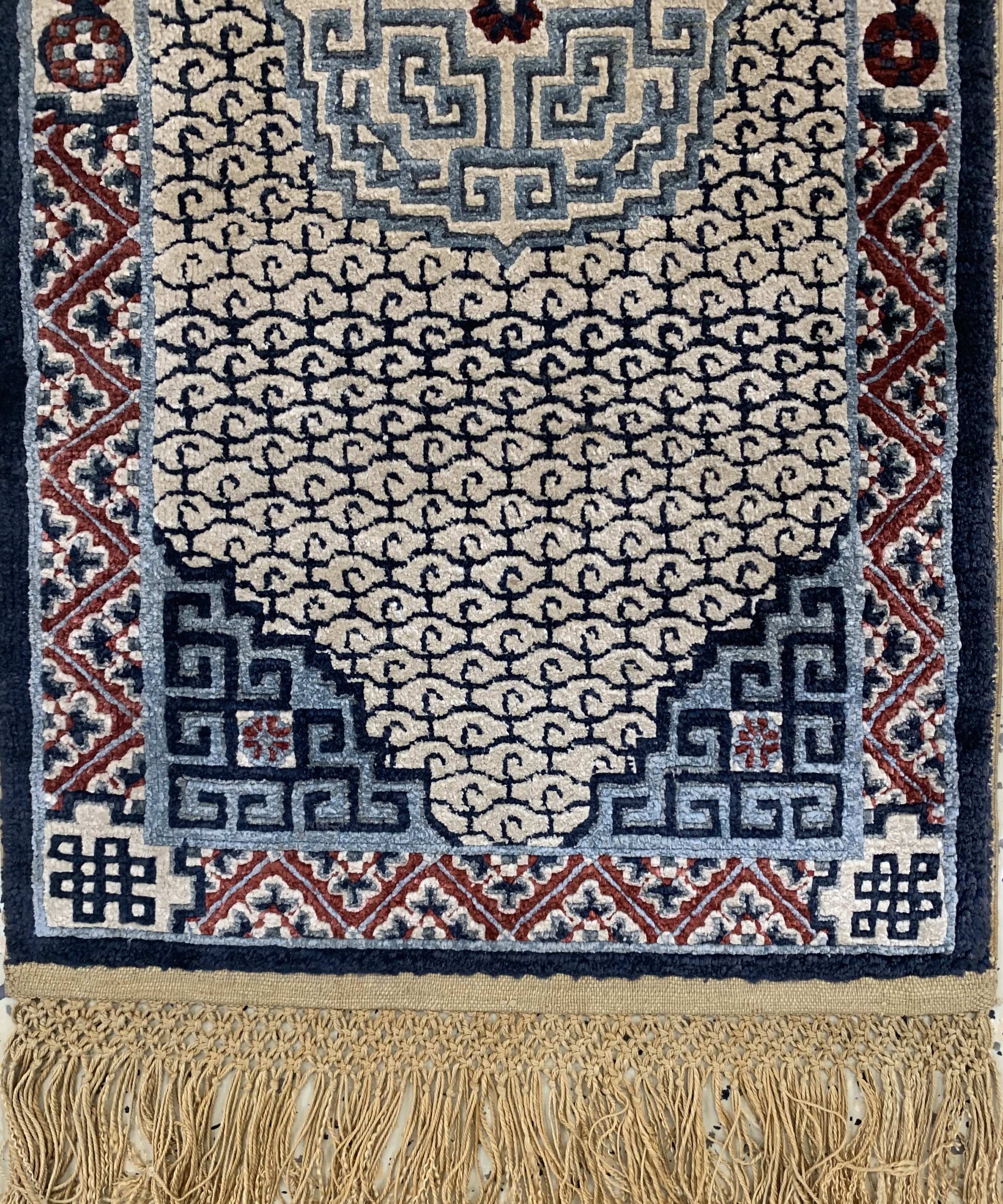 Detail a: Seiden Peking, China, Anfang 20.Jhd, reine Naturseide, ca. 90 x 47 cm, EHZ: 1-2