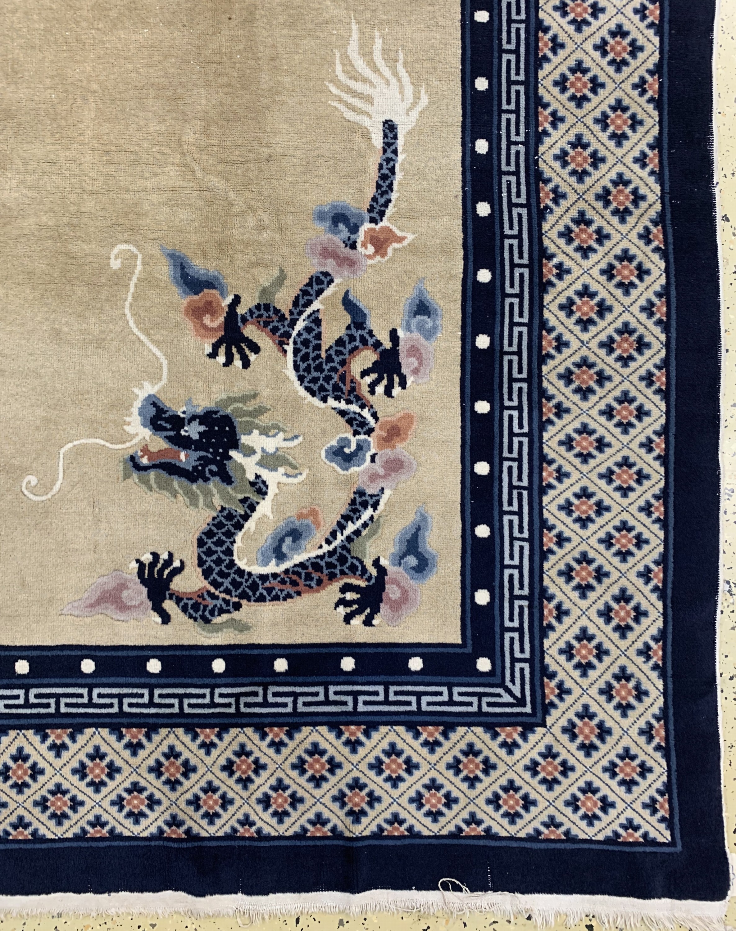 Detail a: "Drachen-Teppich"Peking, China, Anfang 20.Jhd, Wolle auf Baumwolle, ca. 370 x 280 cm,EHZ: 2-3