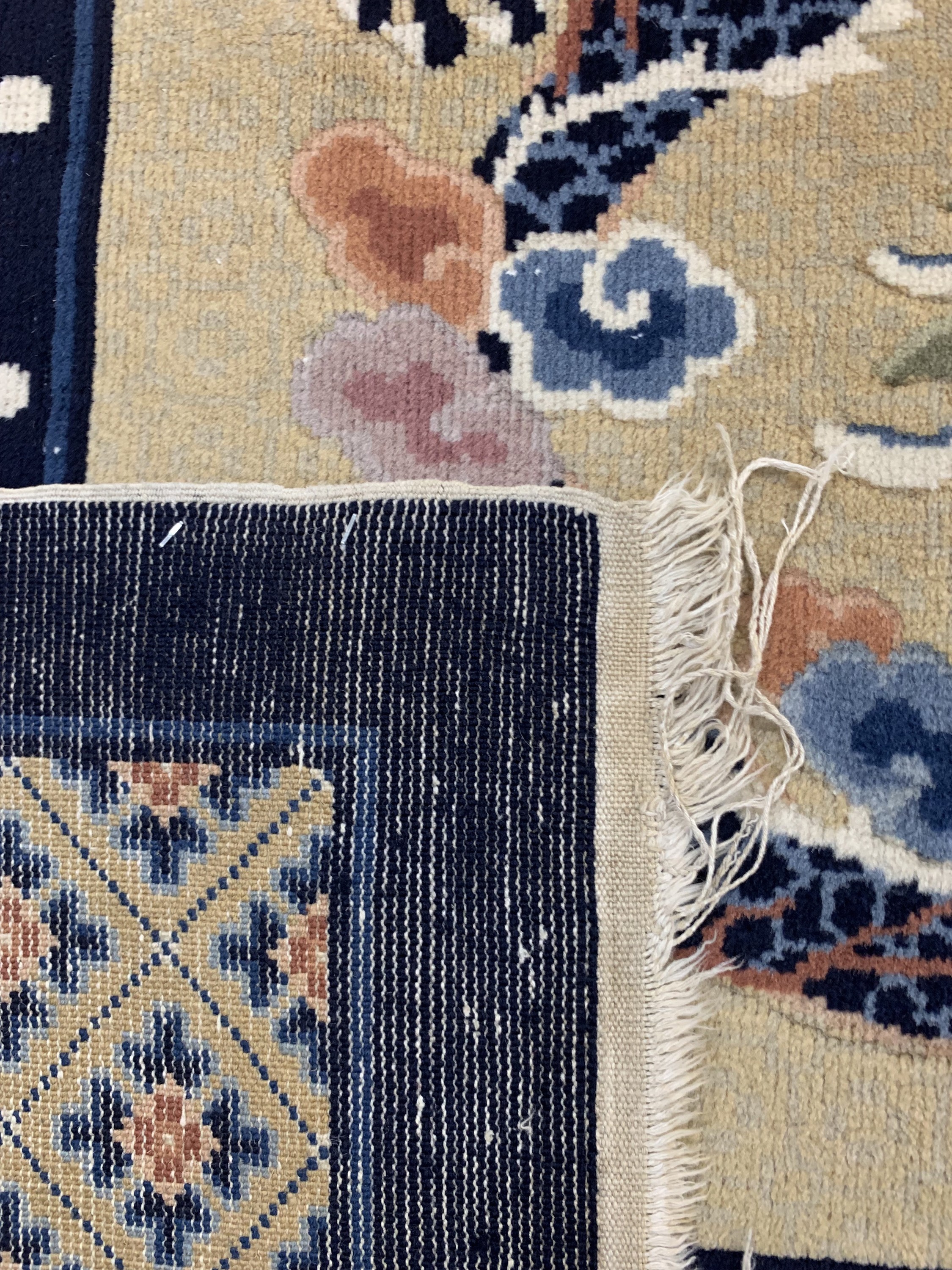 Detail g: "Drachen-Teppich"Peking, China, Anfang 20.Jhd, Wolle auf Baumwolle, ca. 370 x 280 cm,EHZ: 2-3