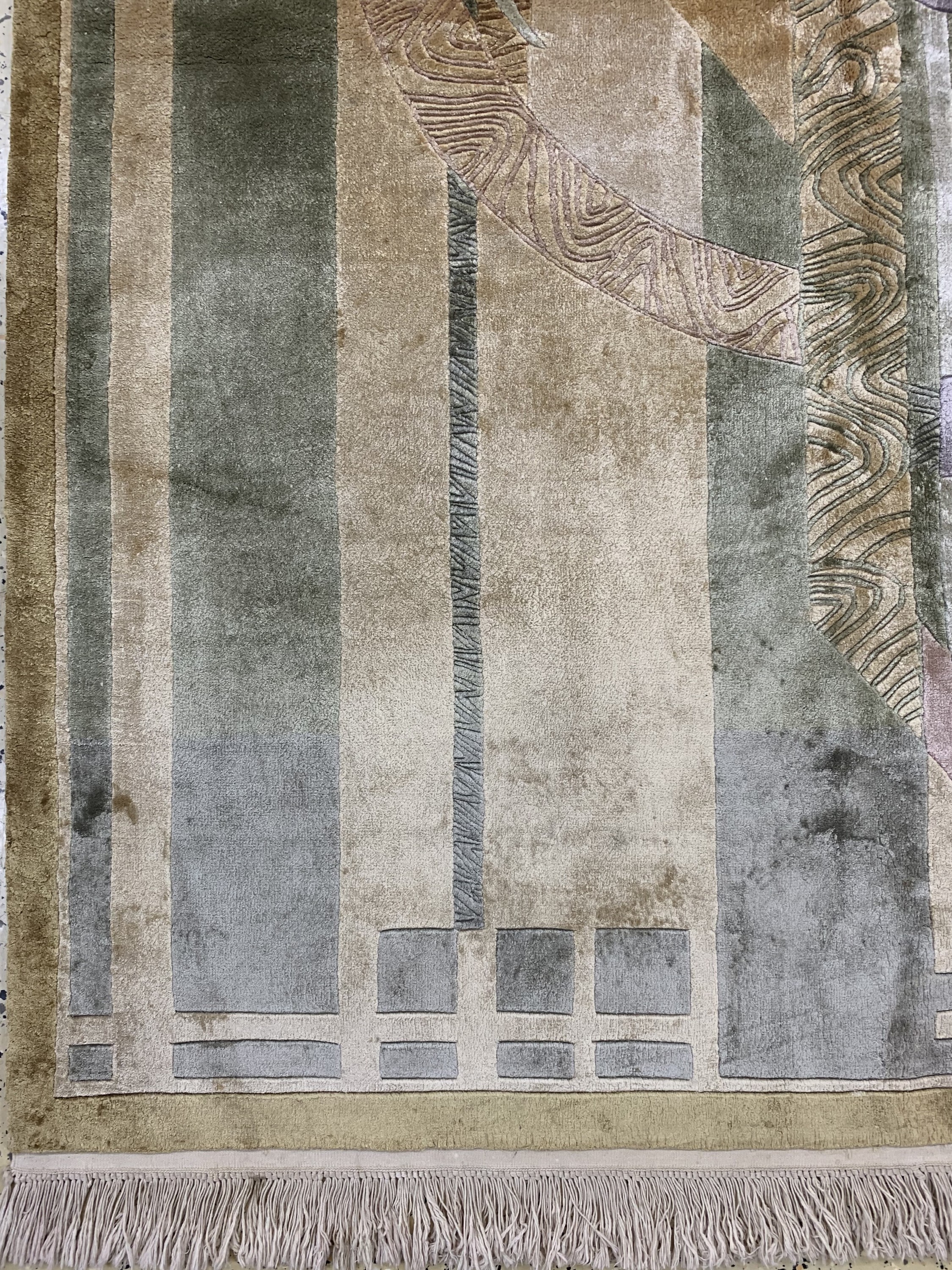 Detail b: "Seiden-Teppich", China, Ende 20.Jhd, reineNaturseide, ca. 227 x 159 cm, EHZ: 2