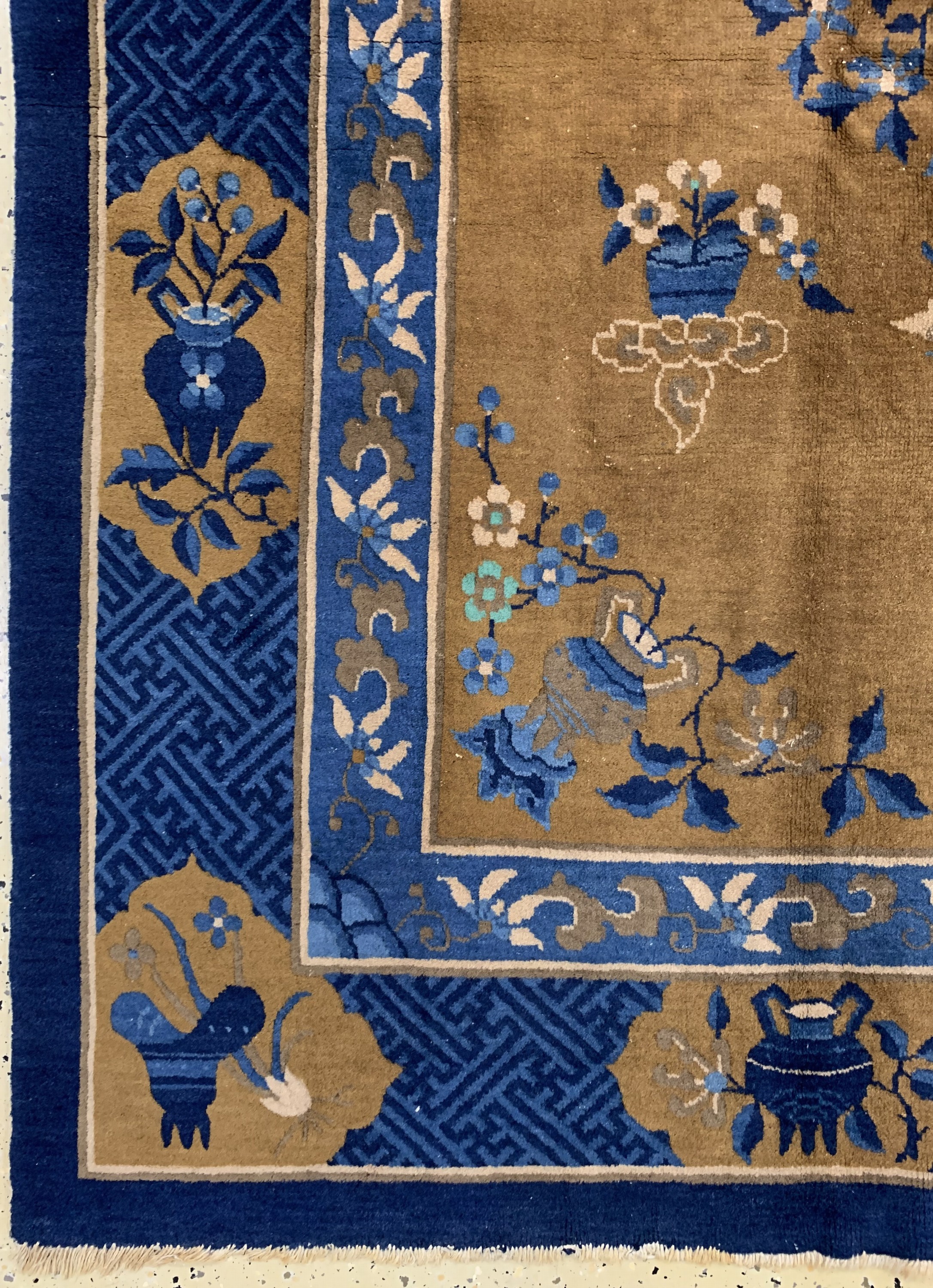 Detail b: Peking antik, China, um 1900, Wolle auf Baumwolle, ca. 330 x 242 cm, EHZ: 2-3