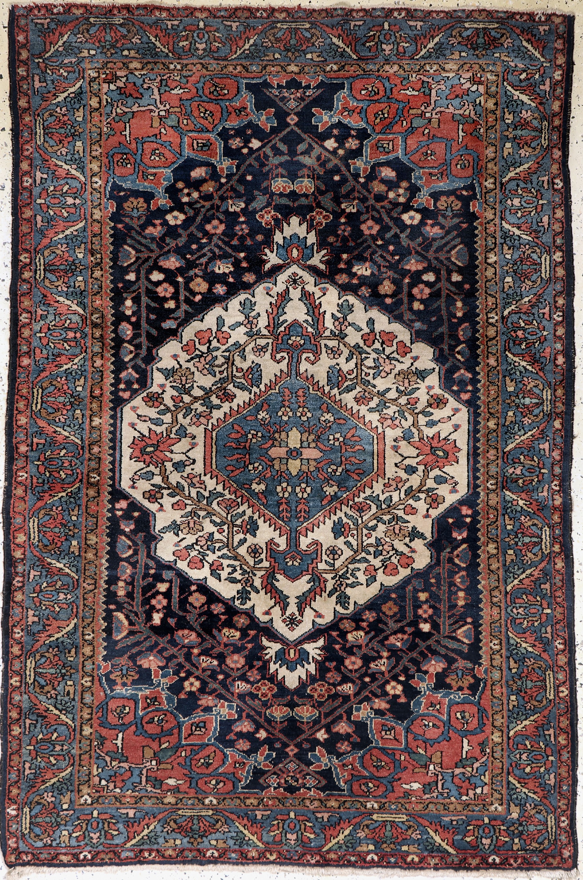 Borchalou, Persien, Anfang 20.Jhd, Wolle auf Baumwolle, ca. 205 x 137 cm, Reinigungsbedürftig, EHZ: 2-3