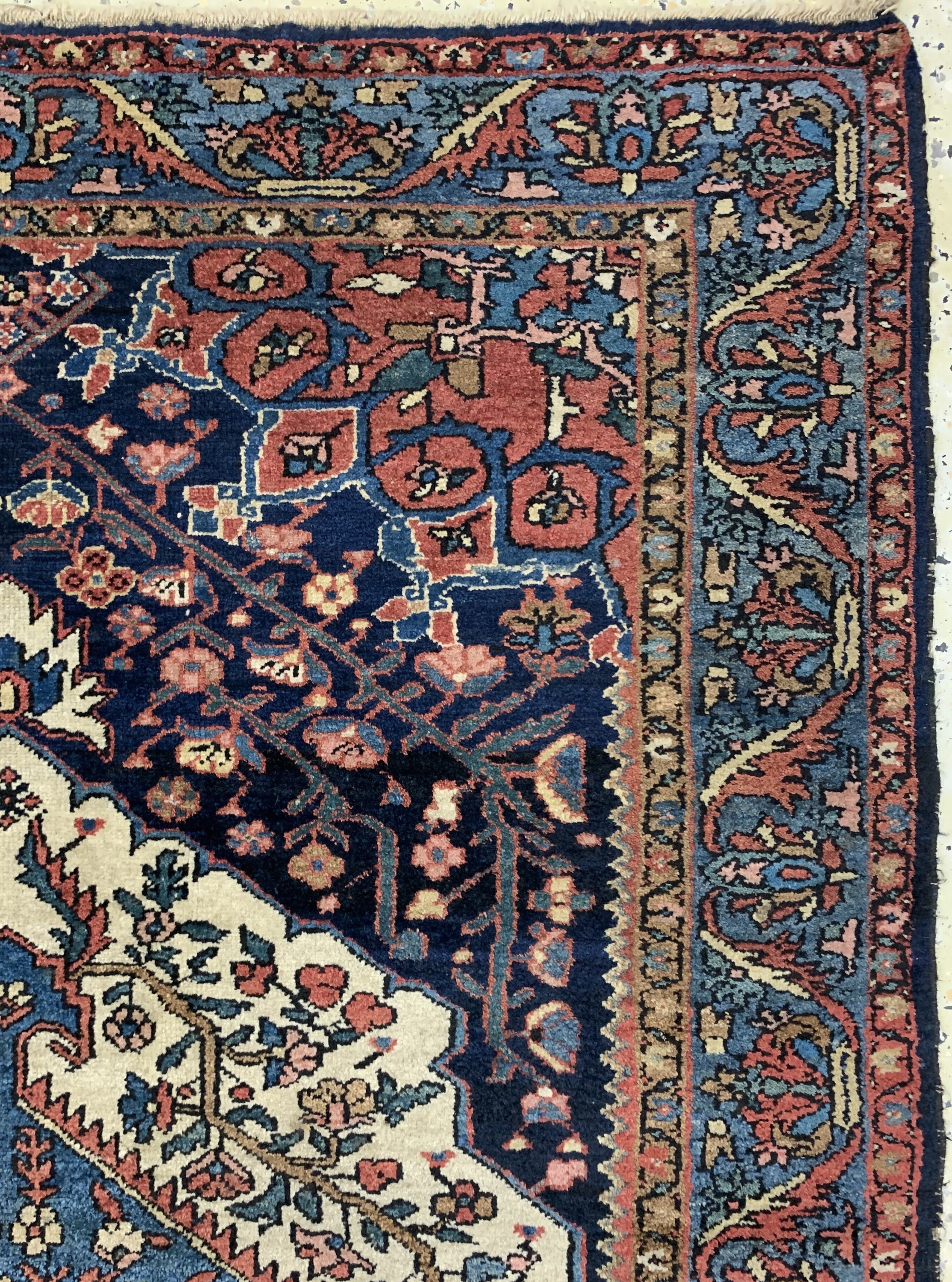 Detail d: Borchalou, Persien, Anfang 20.Jhd, Wolle auf Baumwolle, ca. 205 x 137 cm, Reinigungsbedürftig, EHZ: 2-3