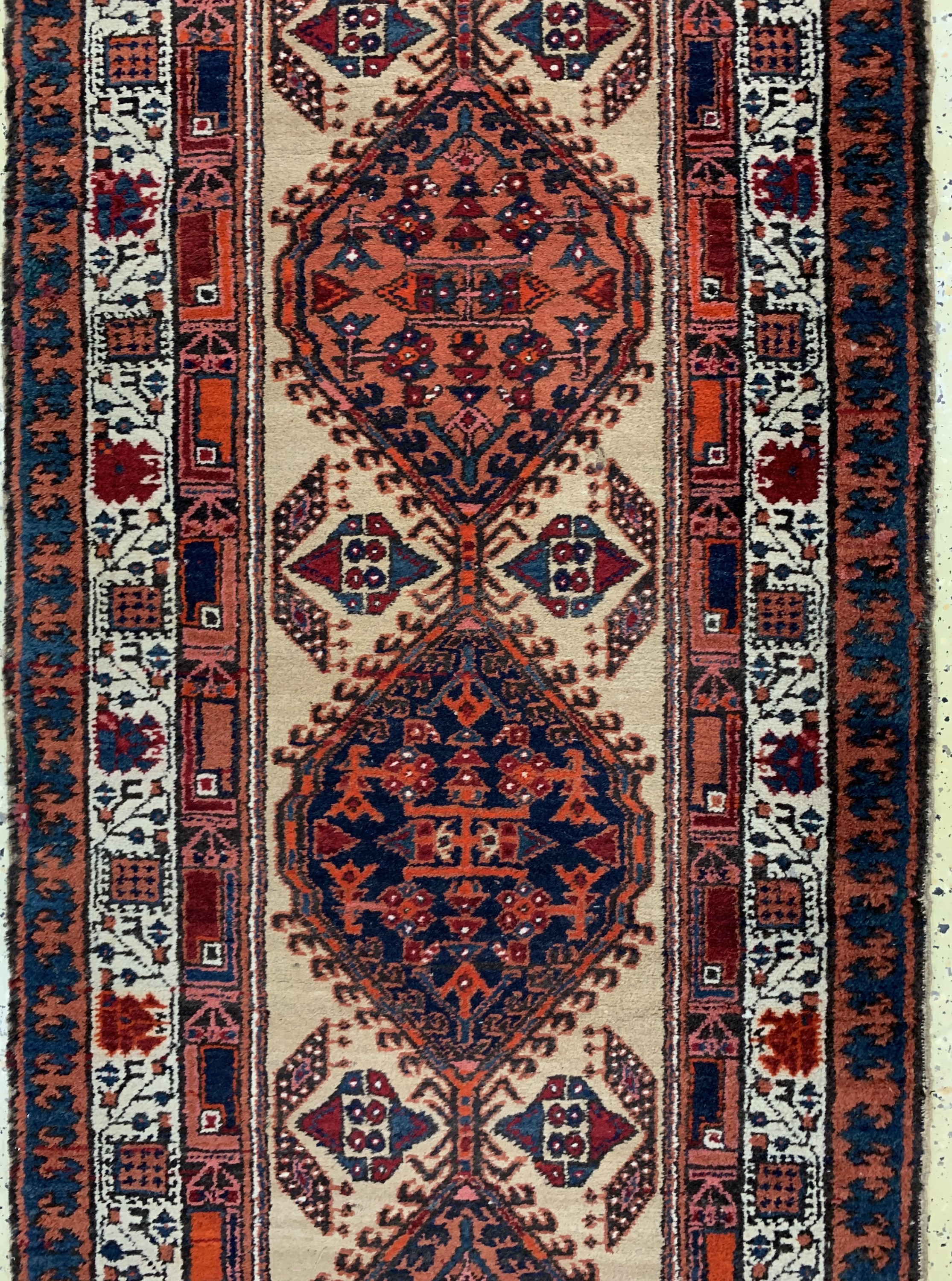 Detail c: Antiker Sarab, Persien, um 1900, Wolle auf Wolle, ca. 335 x 90 cm, EHZ: 4