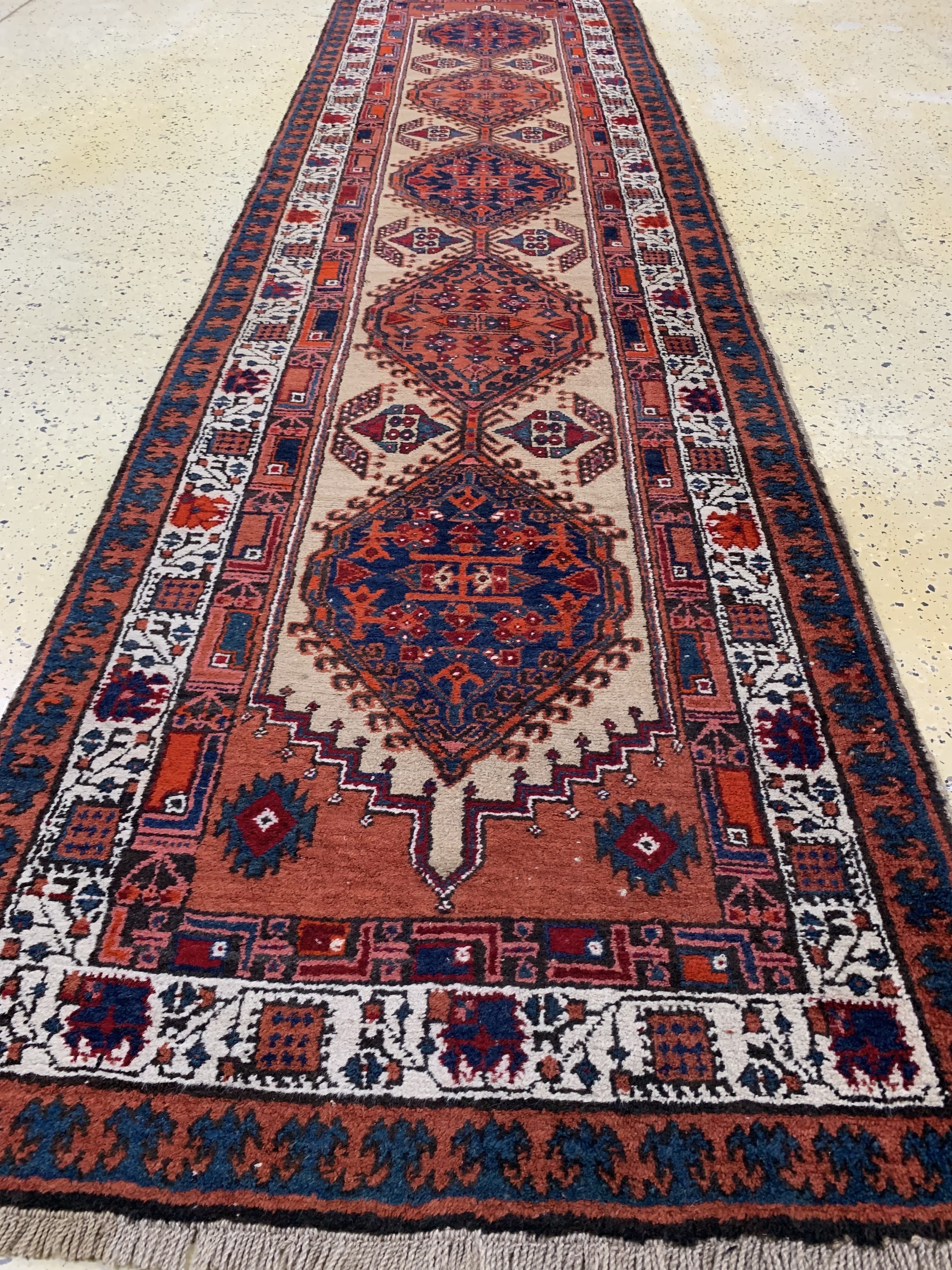 Detail e: Antiker Sarab, Persien, um 1900, Wolle auf Wolle, ca. 335 x 90 cm, EHZ: 4