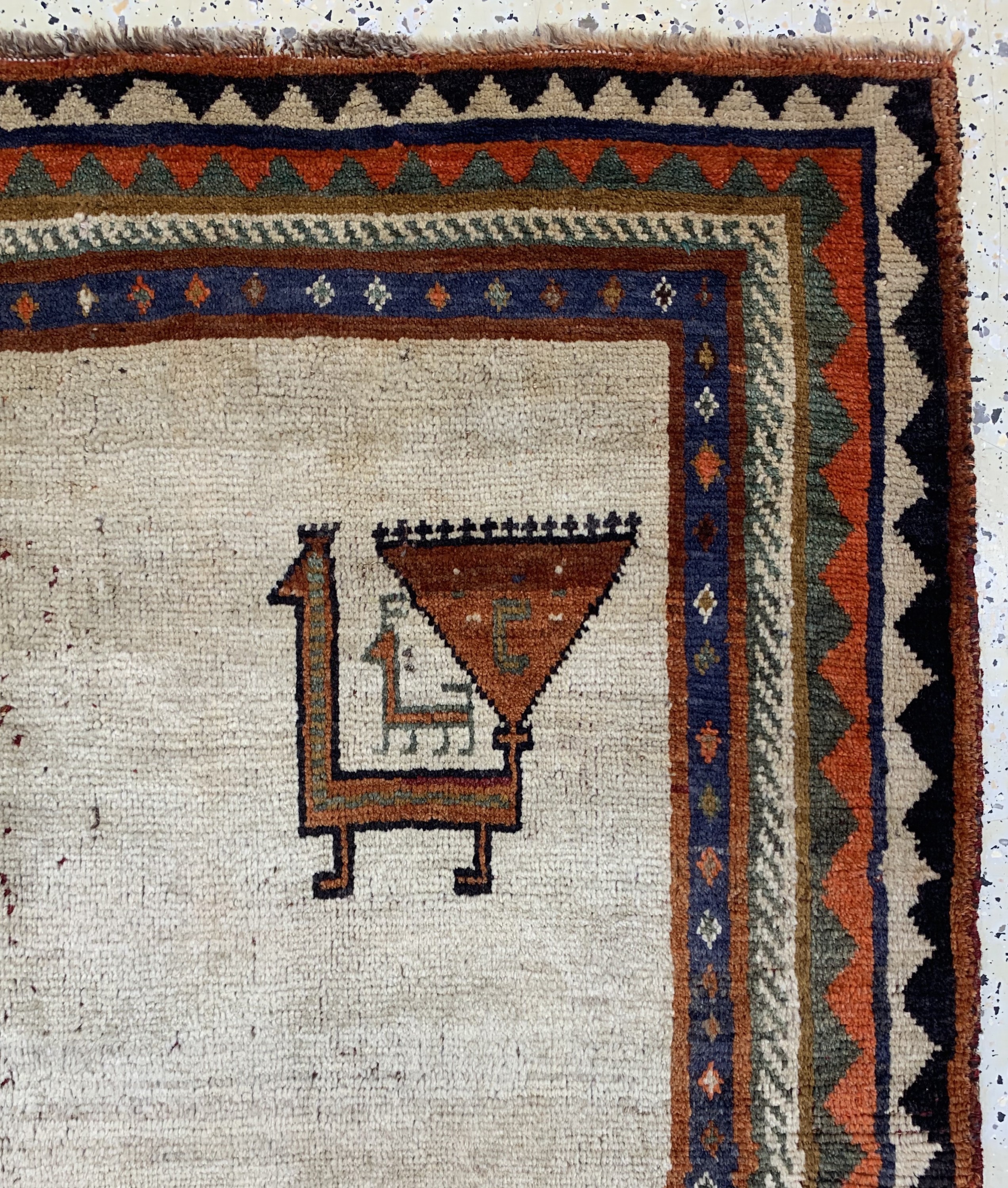 Detail d: Gabbeh alt, Persien, Anfang 20.Jhd, Wolle auf Wolle, ca. 195 x 135 cm, EHZ: 2-3