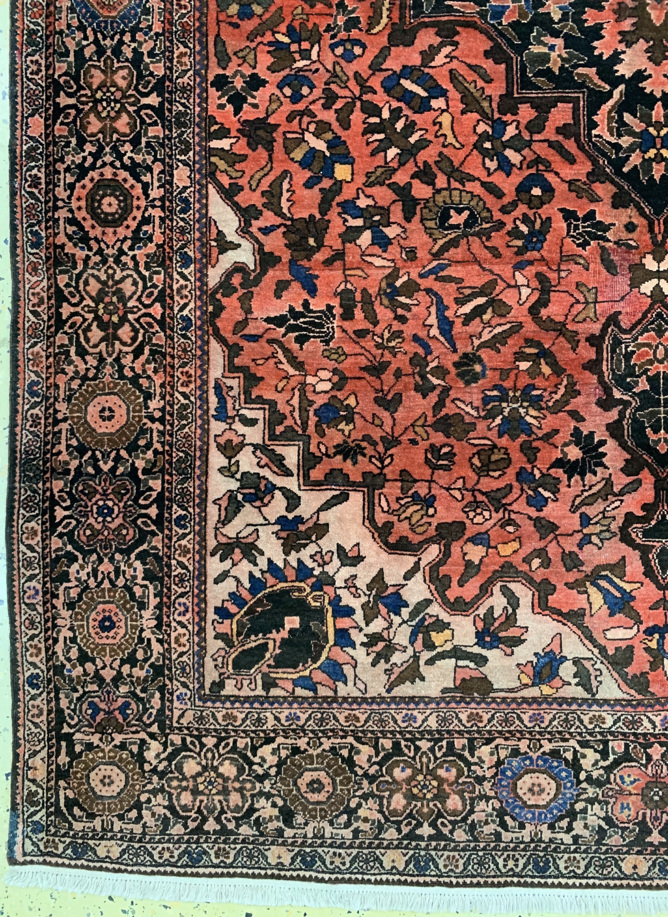 Detail b: Antiker Farahan, Persien, um 1900, Wolle auf Baumwolle, ca. 192 x 125 cm, EHZ: 4, (Morsch)