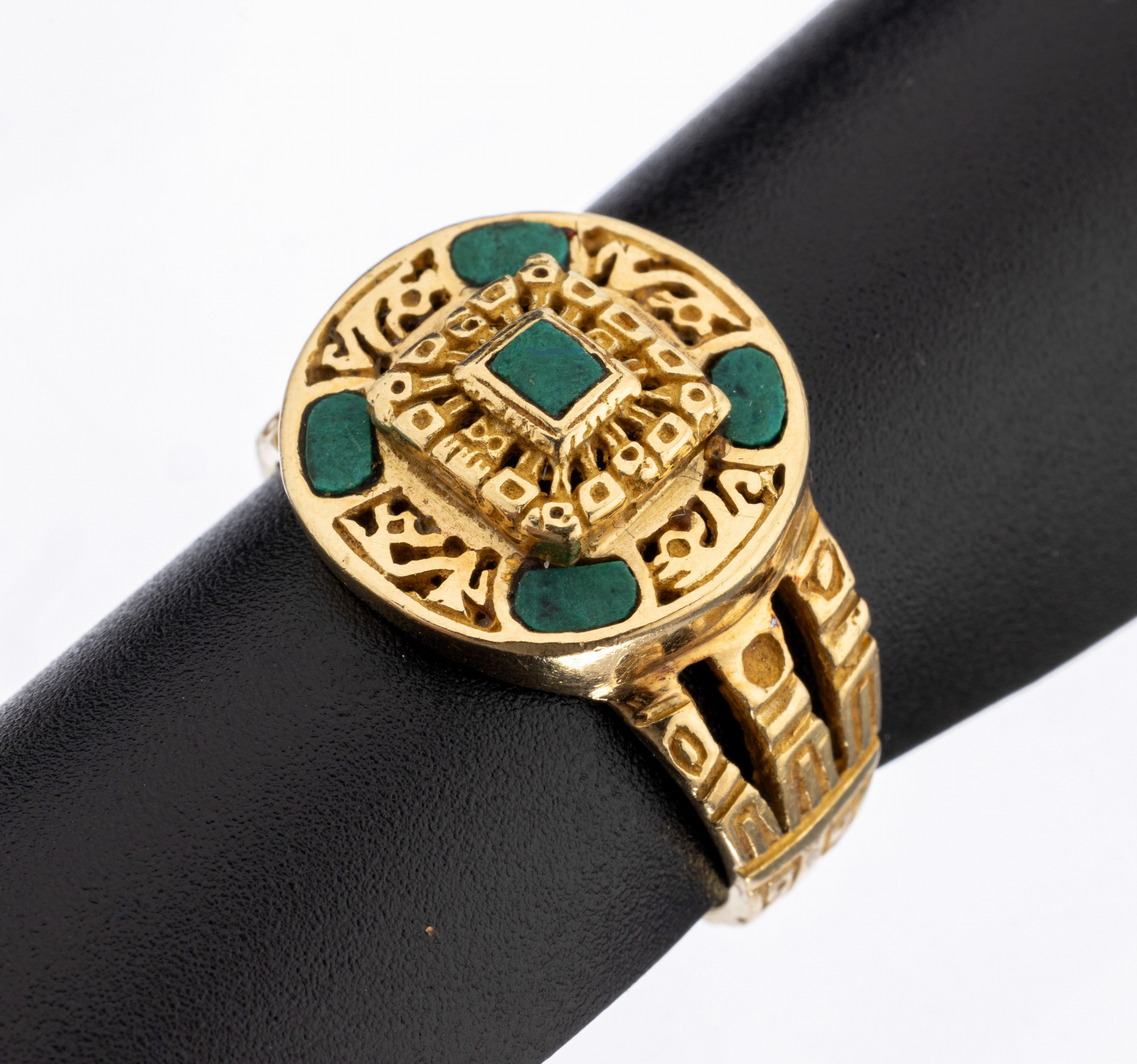 18 kt Gold Malachit-Ring, GG 750/000, Mexiko 1950er-60er Jahre, runder Ringkopf, teilw. durchbrochen gearbeitet, RW 55, ca. 6.9g