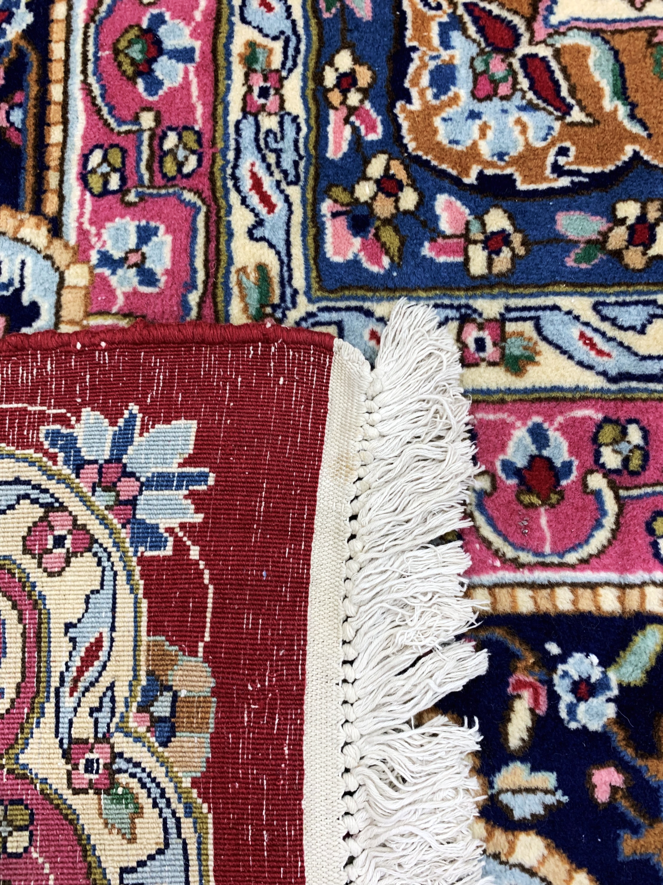 Detail j: Yazd alt, Persien, signiert"Adjdari", Mitte20.Jhd, Wolle auf Baumwolle, ca. 525 x 360 cm,EHZ: 2(kleine Flor fehlstelle).