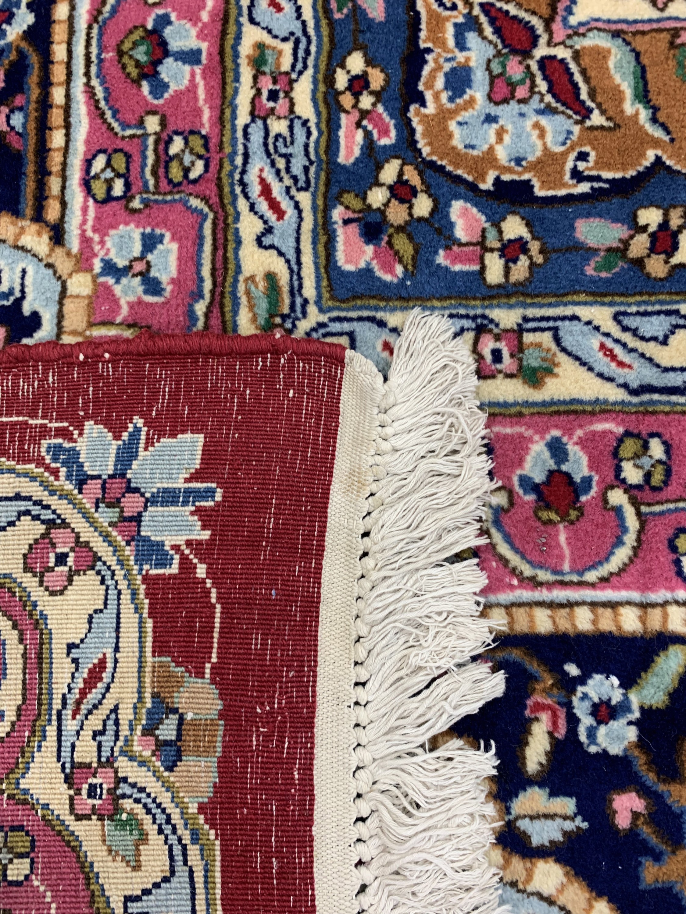 Detail k: Yazd alt, Persien, signiert"Adjdari", Mitte20.Jhd, Wolle auf Baumwolle, ca. 525 x 360 cm,EHZ: 2(kleine Flor fehlstelle).