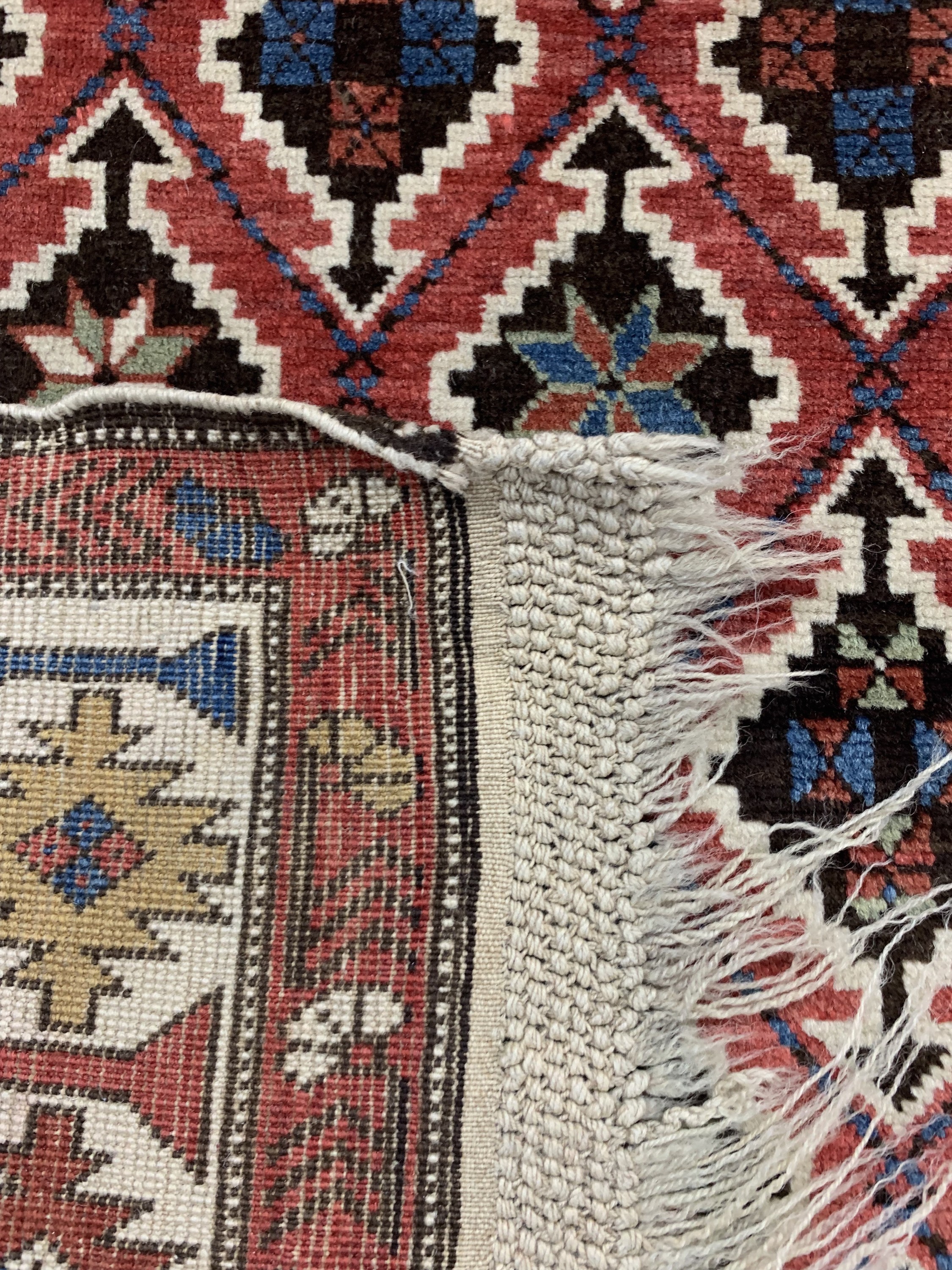 Detail f: Schirwan alt, Kaukasus, Anfang 20.Jhd, Wolle auf Wolle, ca. 182 x 125 cm, EHZ: 2