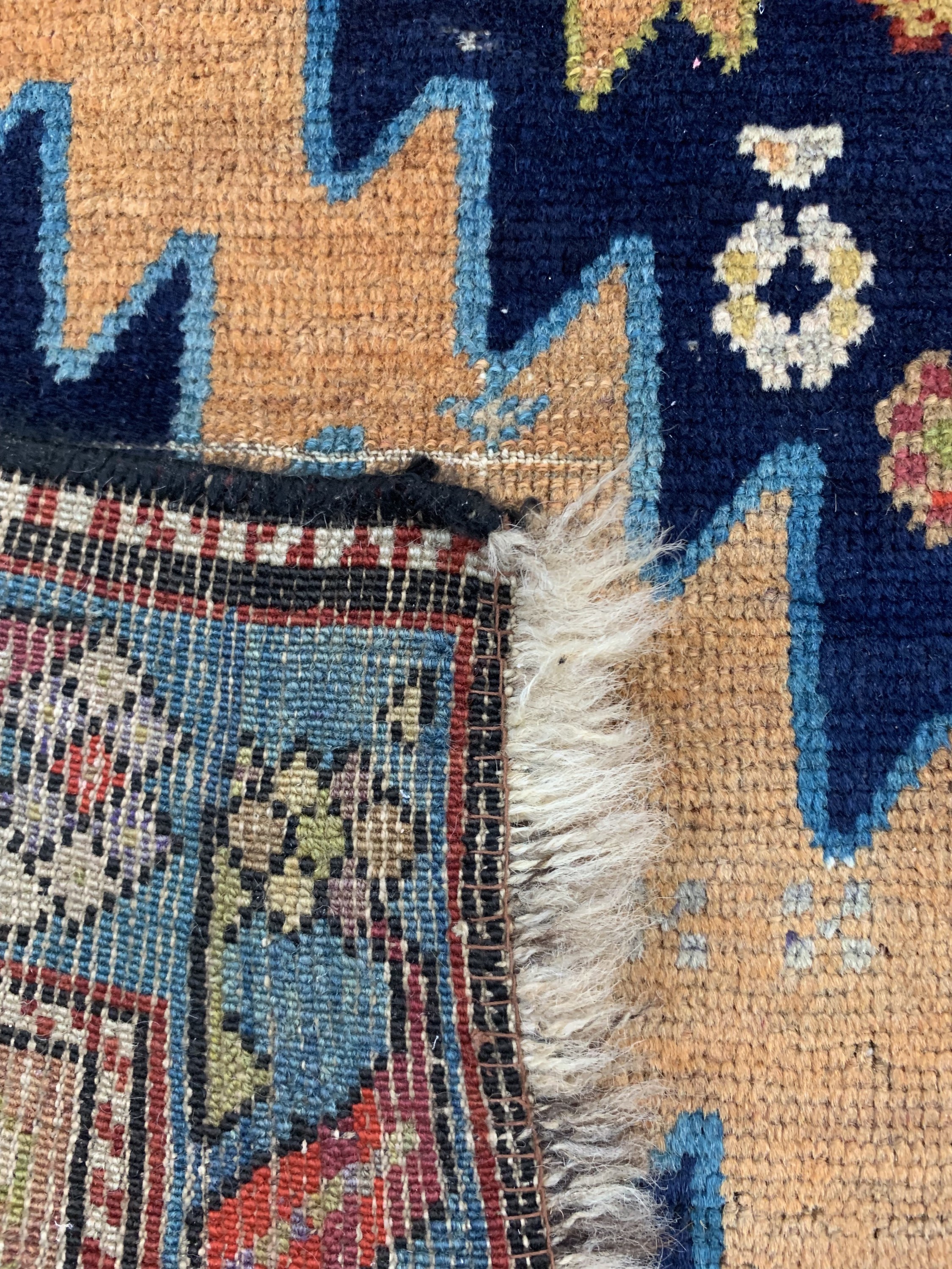 Detail e: Karabagh antik, Kaukasus, um 1900, Wolle auf Wolle, ca. 310 x 122 cm, EHZ: 3-4
