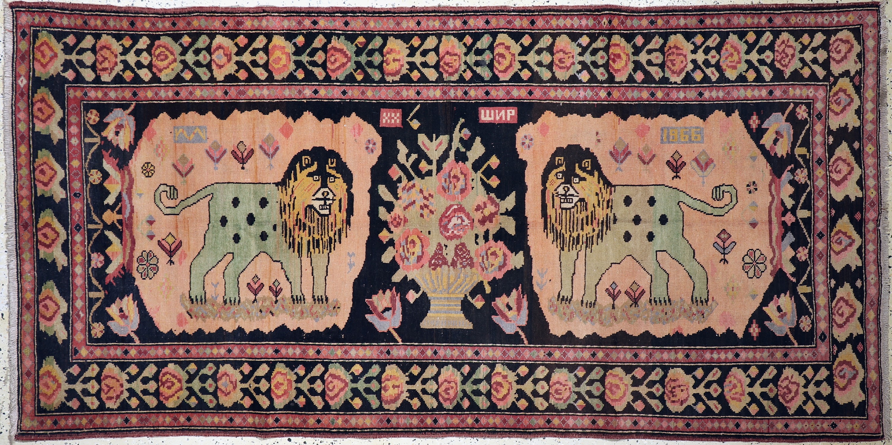 Karabagh alt, Kaukasus, datiert 1966 , Wolle auf Baumwolle, ca. 267 x 131 cm, EHZ: 2