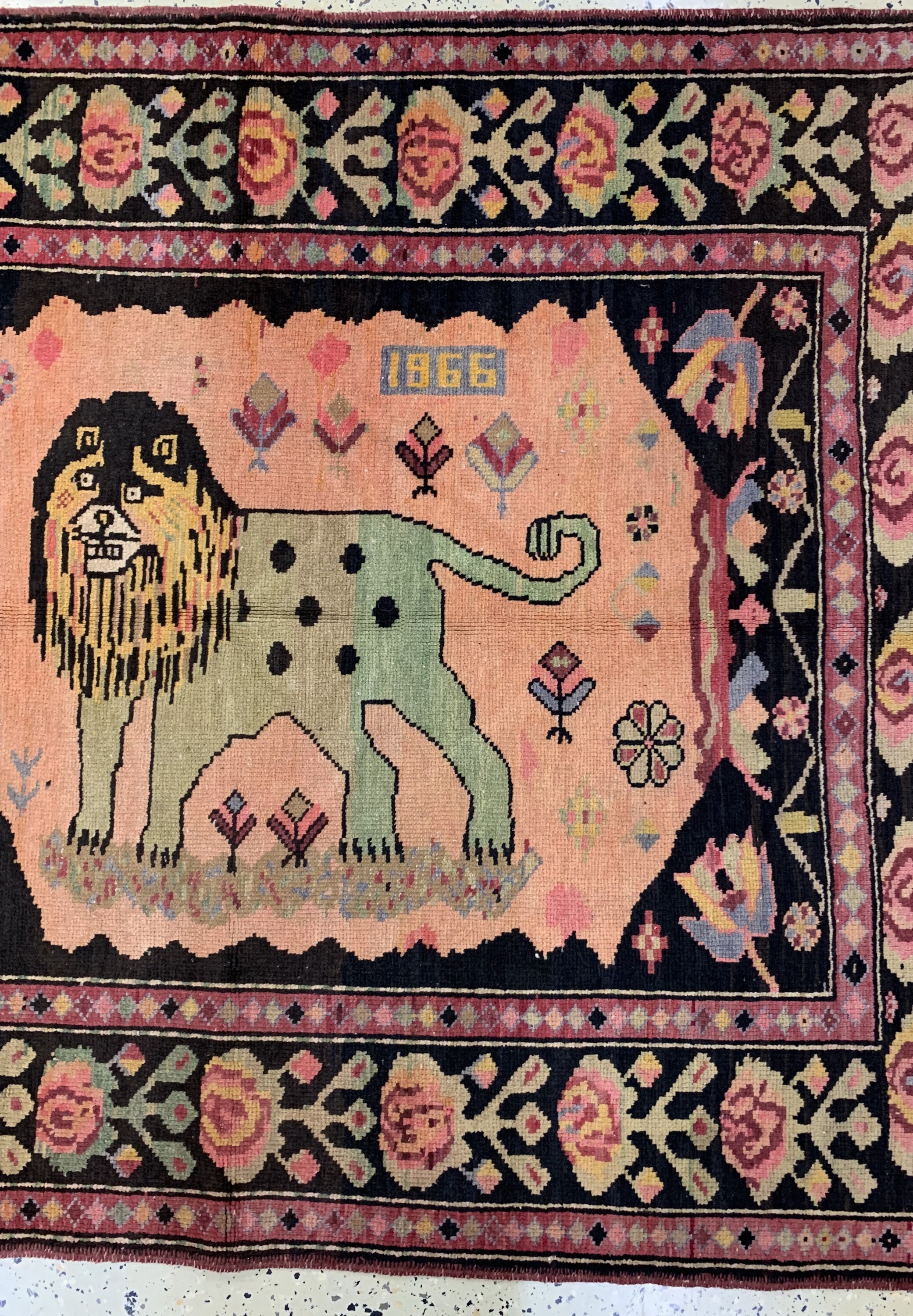 Detail c: Karabagh alt, Kaukasus, datiert 1966 , Wolle auf Baumwolle, ca. 267 x 131 cm, EHZ: 2