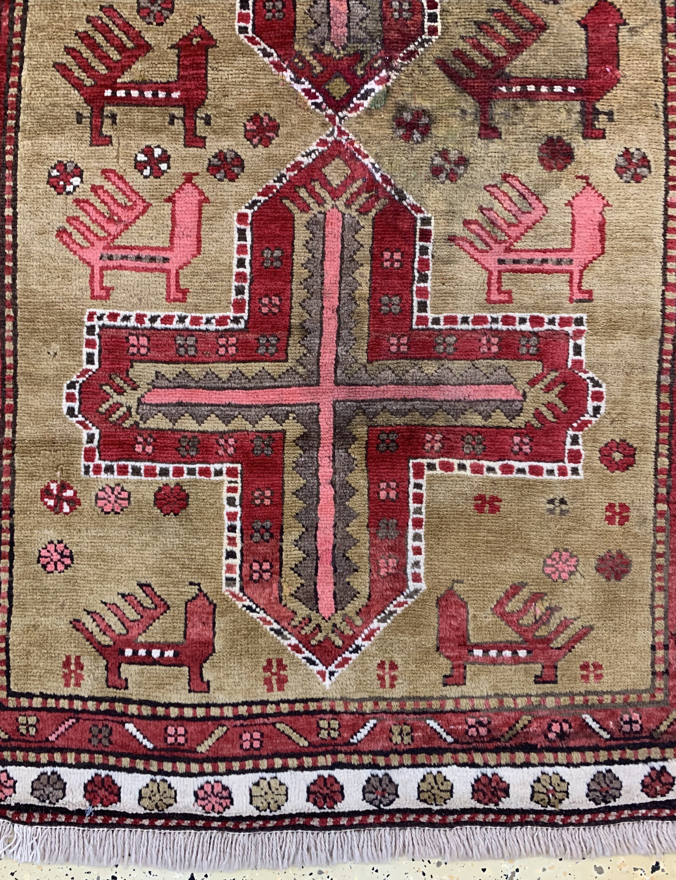 Detail a: Antiker Kazak, Kaukasus, um 1900, Wolle aufWolle, ca. 180 x 115 cm, leicht verfärbt, EHZ:3, restauriert