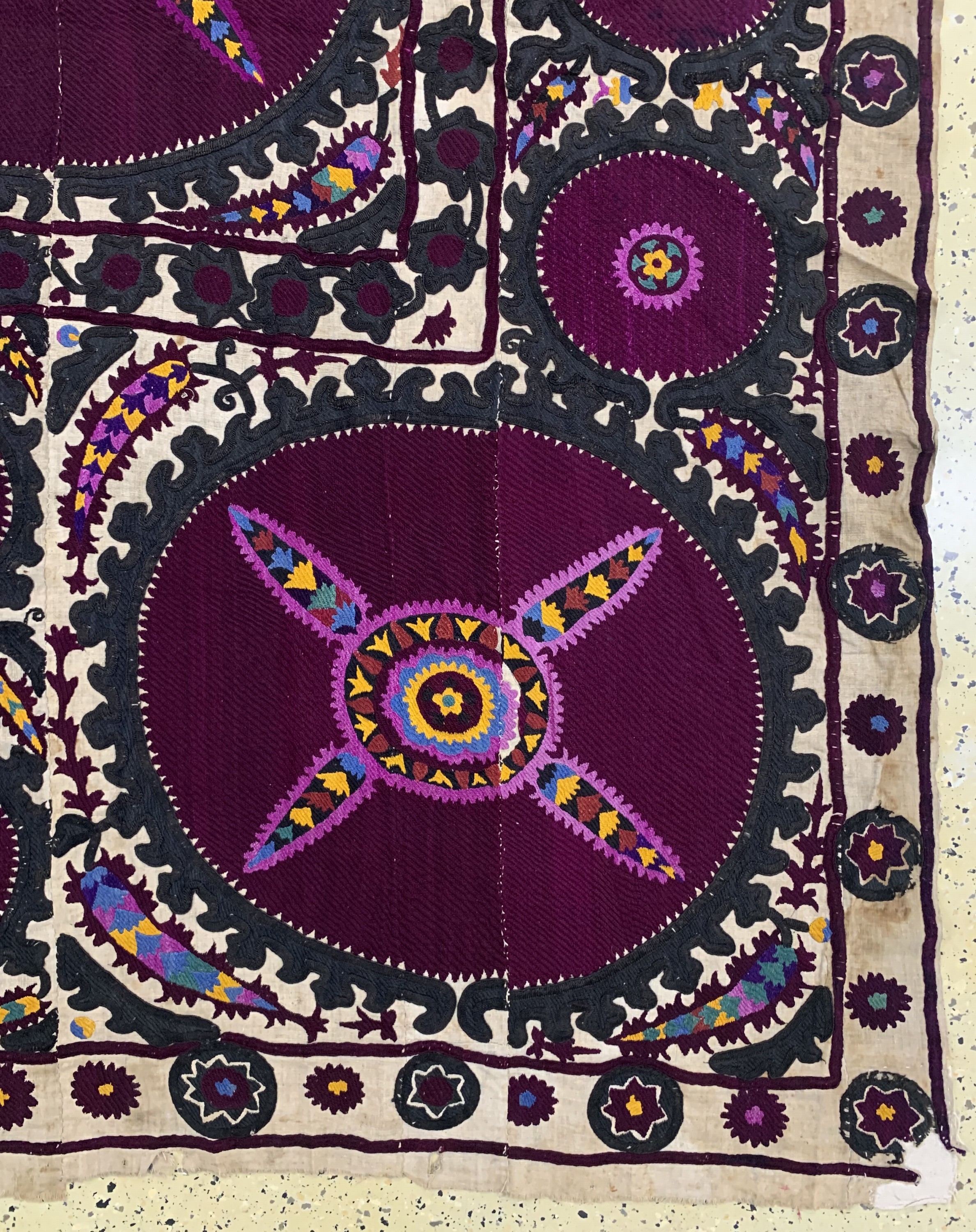 Detail a: Taschkent"Susani", Uzbekistan, um 1900, Seide-Baumwolle Stickerei, ca. 430 x 220 cm, (aus 6 Bahnen), EHZ: 3