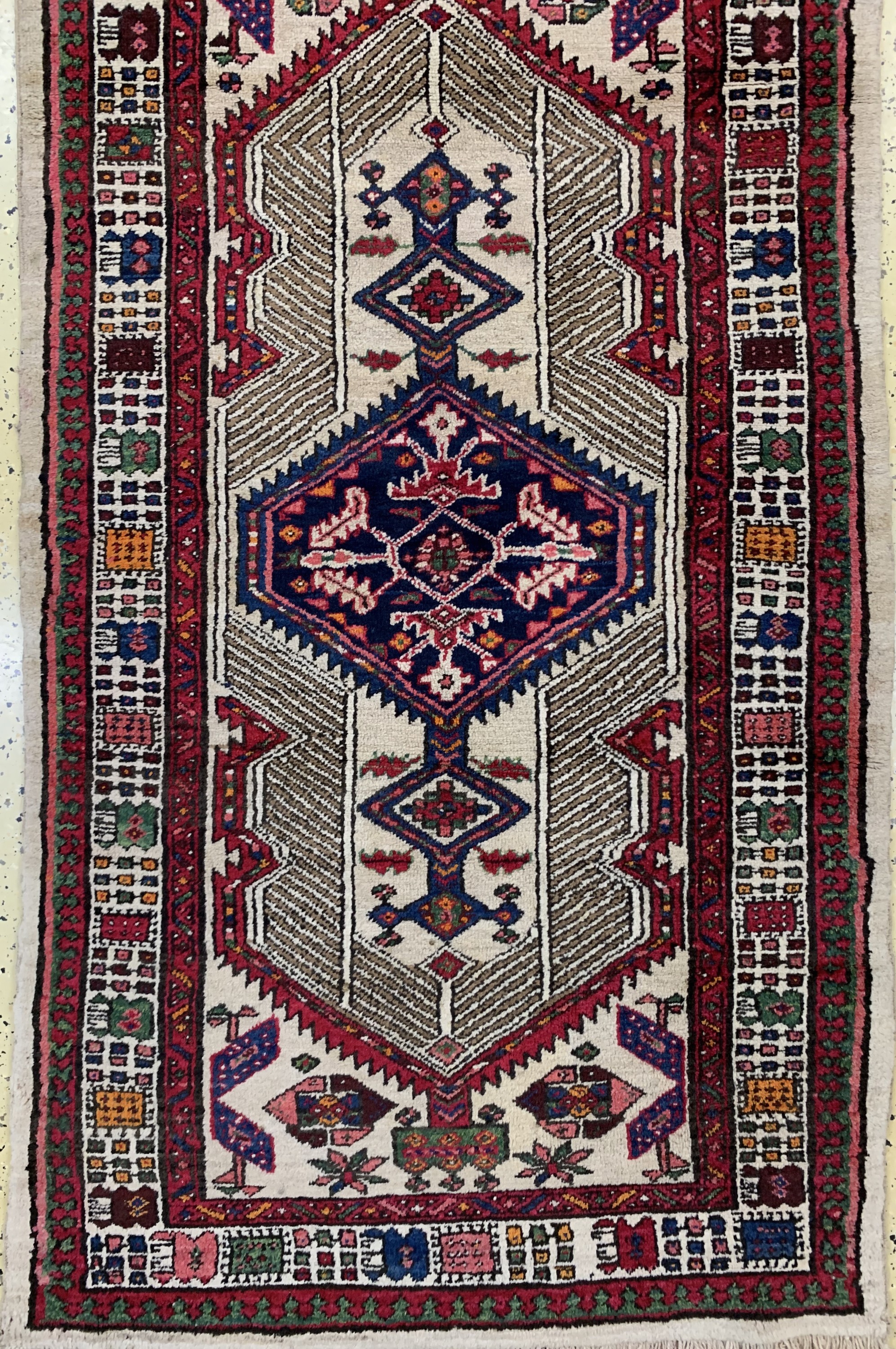 Detail c: Antiker Sarab, Persien, um 1900, Wolle auf Wolle, ca. 455 x 110 cm, EHZ: 2